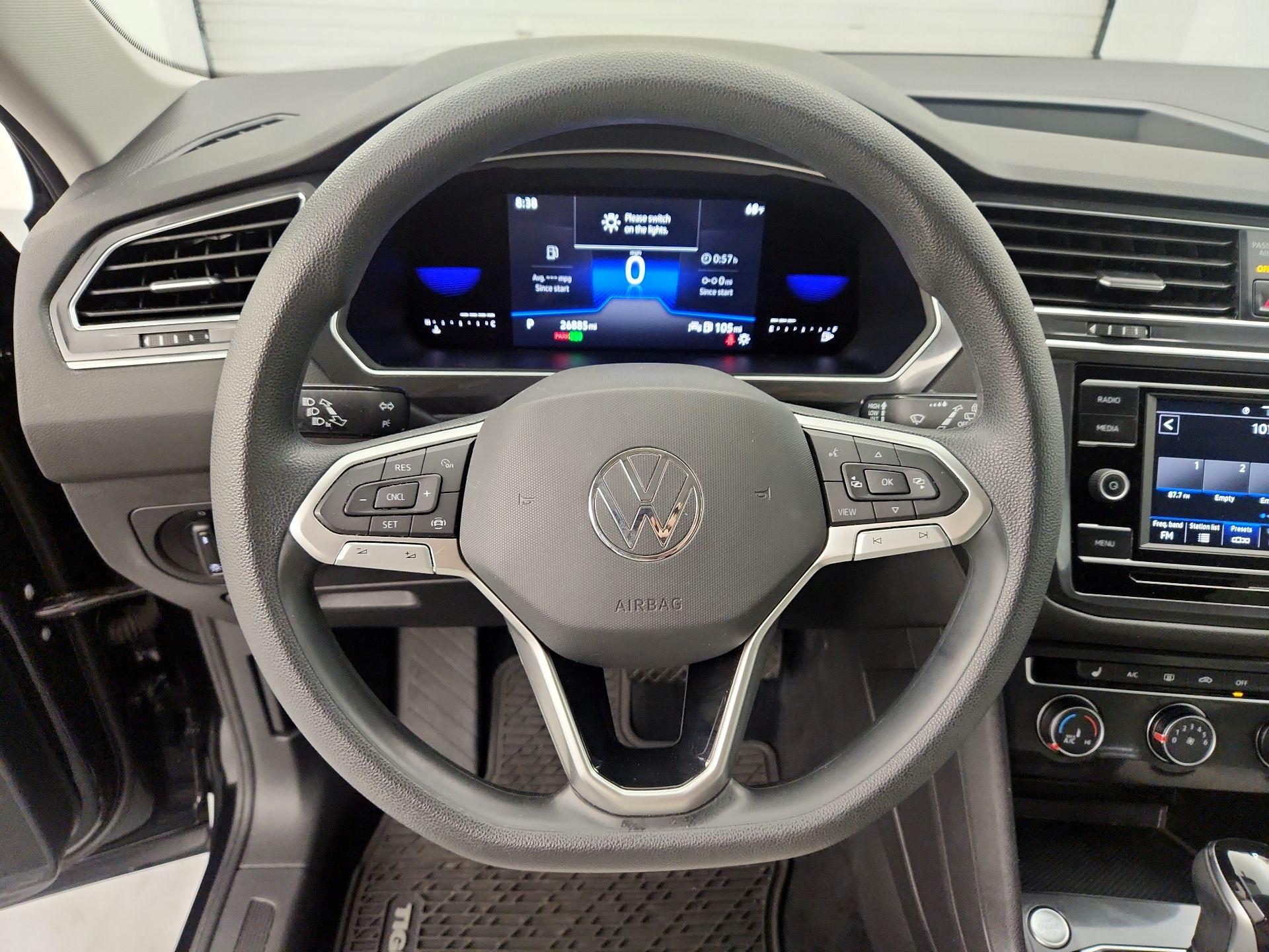 Thumbnail: 2022 Volkswagen Tiguan - 10