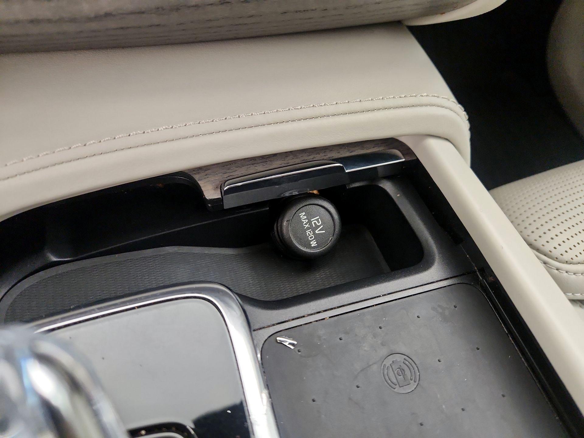 Thumbnail: 2021 Volvo XC90 - 18