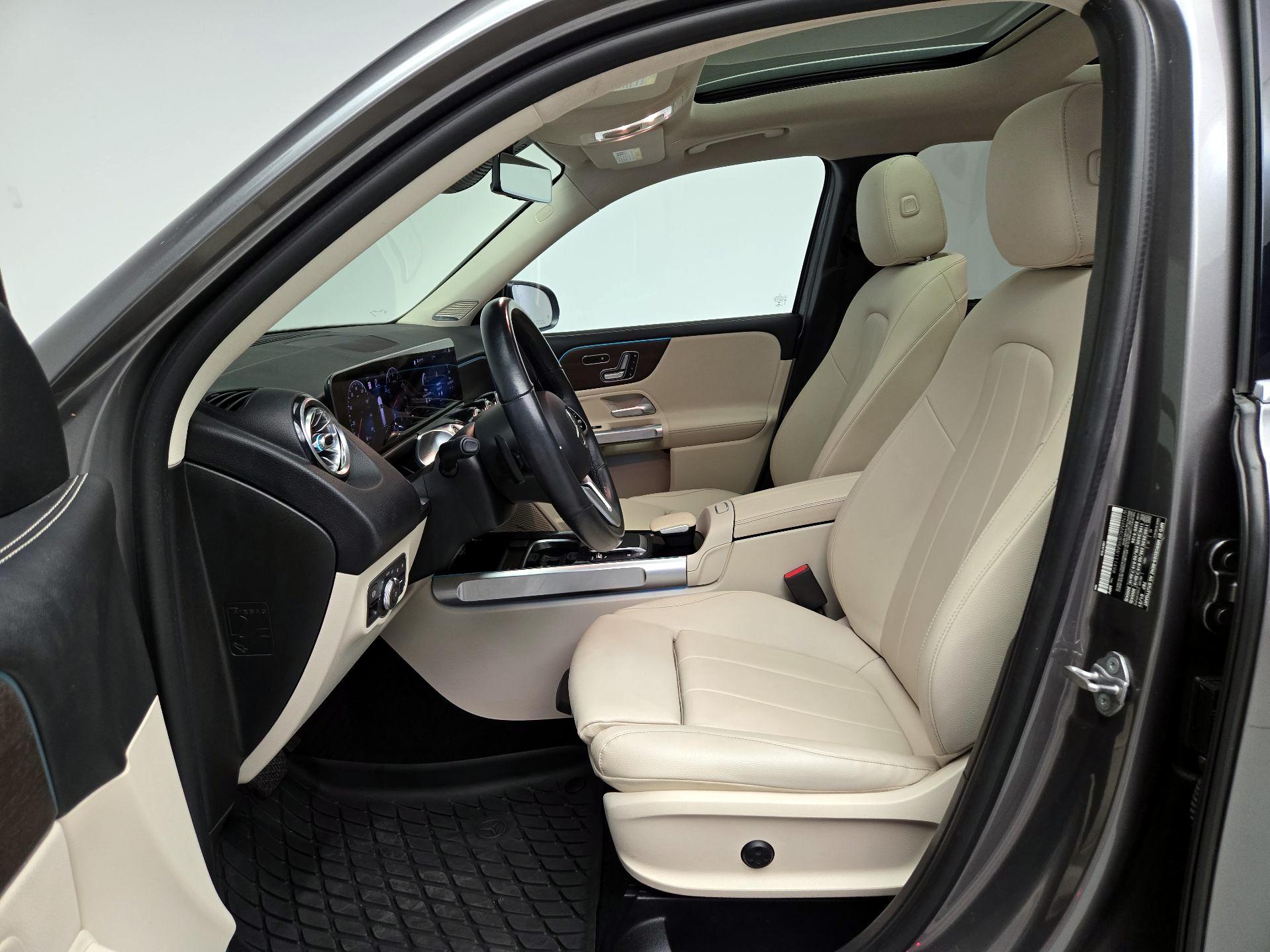 Thumbnail: 2021 Mercedes-Benz GLB - 11