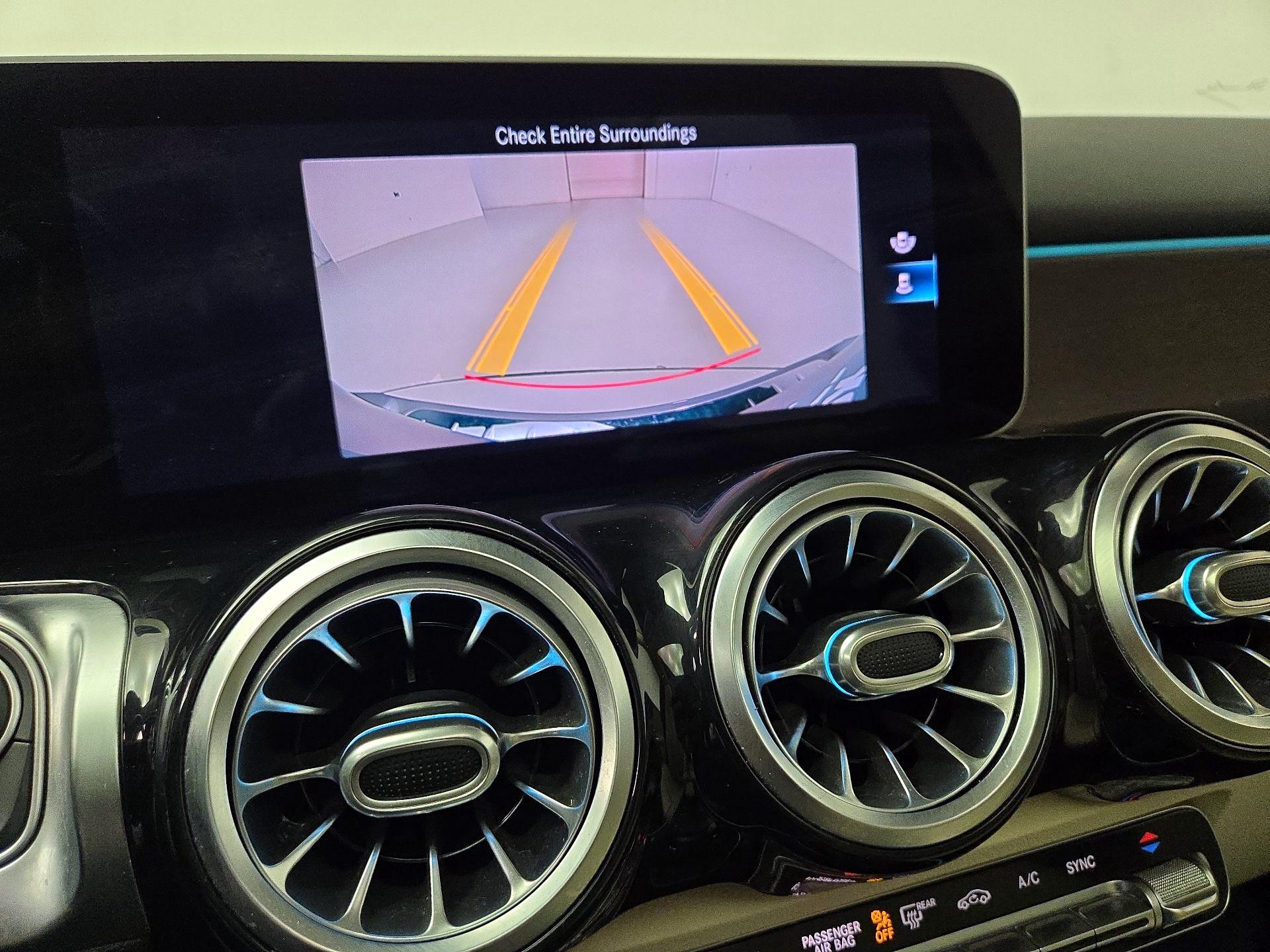 Thumbnail: 2021 Mercedes-Benz GLB - 15