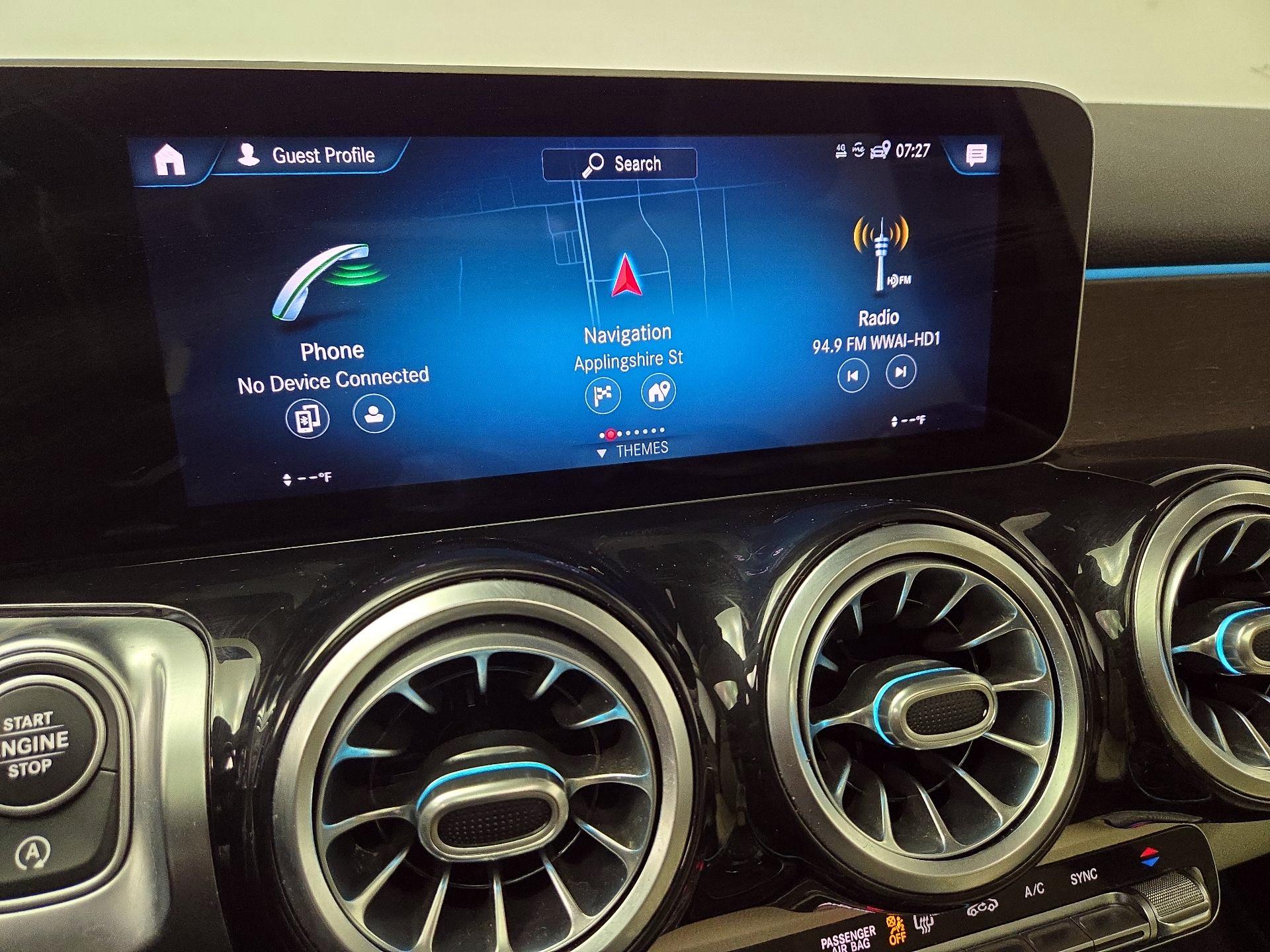 Thumbnail: 2021 Mercedes-Benz GLB - 16