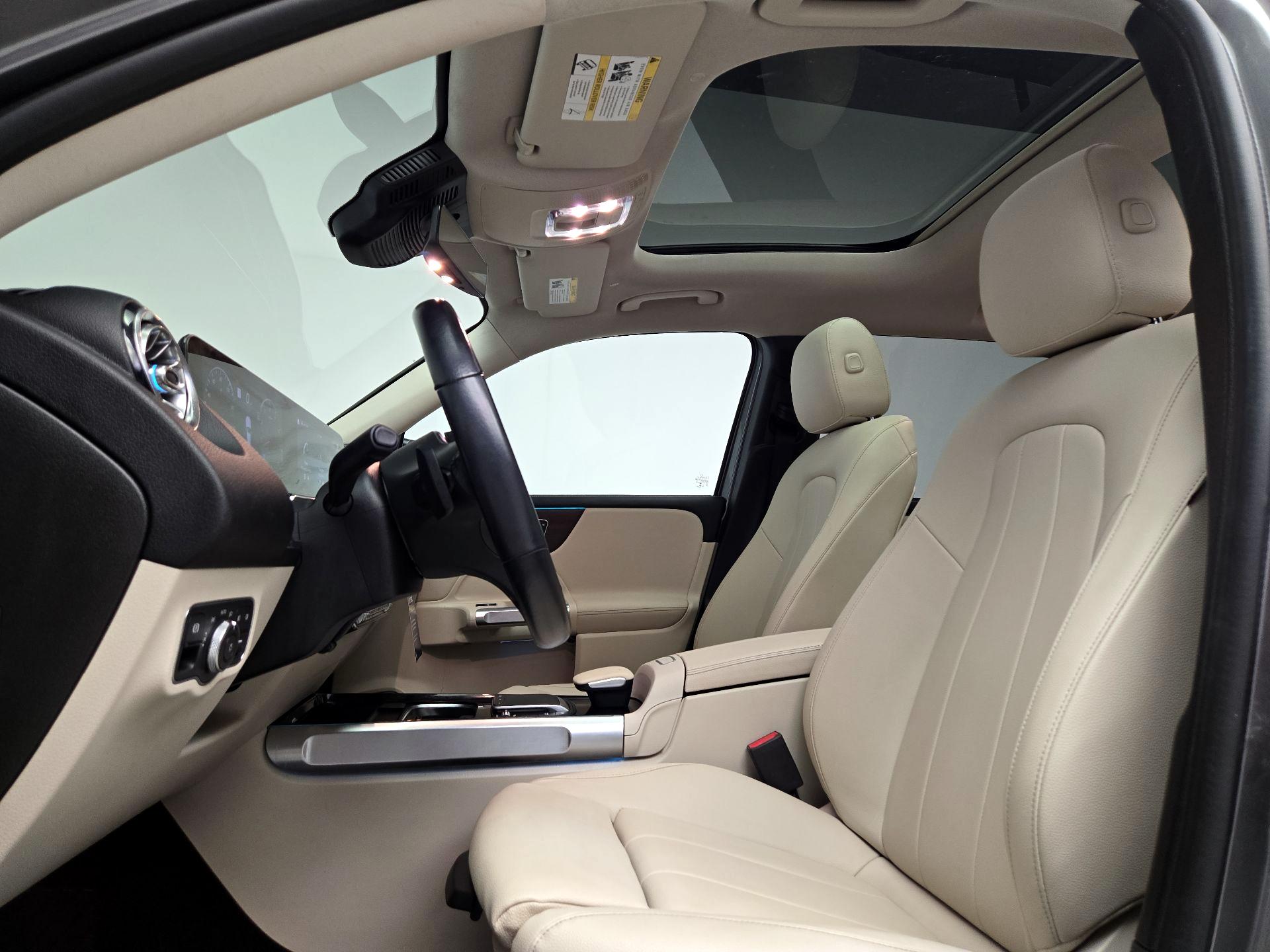 Thumbnail: 2021 Mercedes-Benz GLB - 20