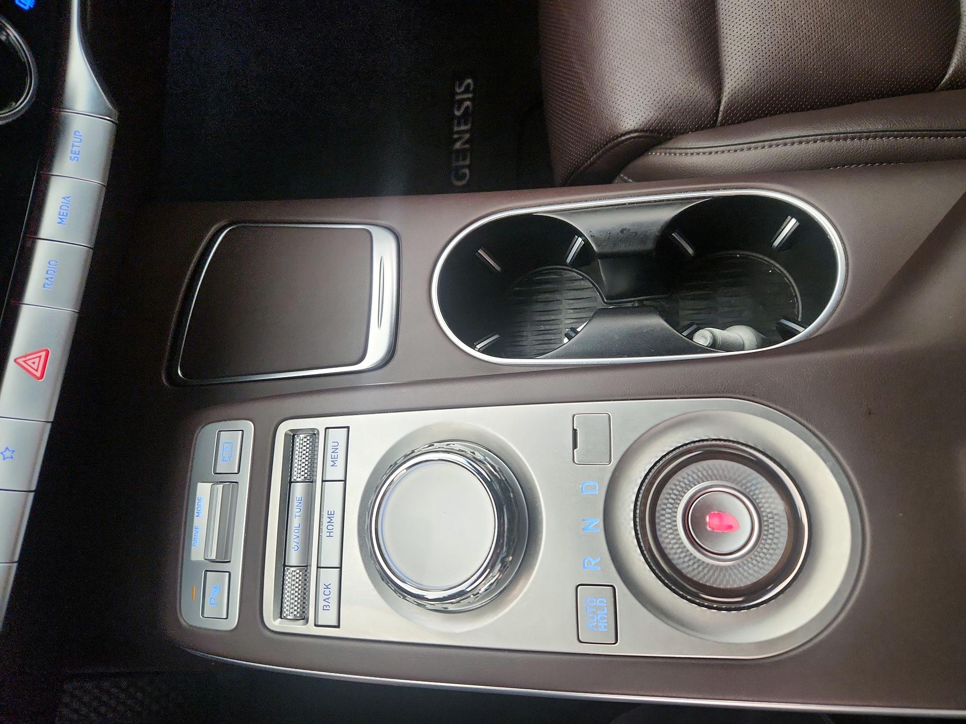 Thumbnail: 2023 Genesis GV70 - 17