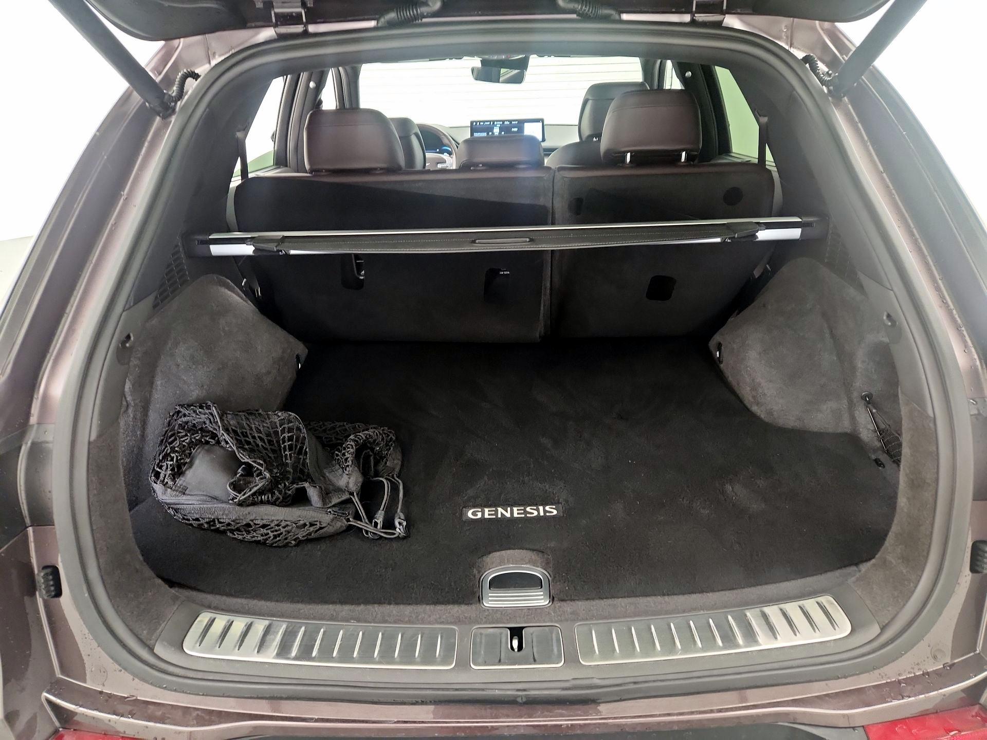 Thumbnail: 2023 Genesis GV70 - 19