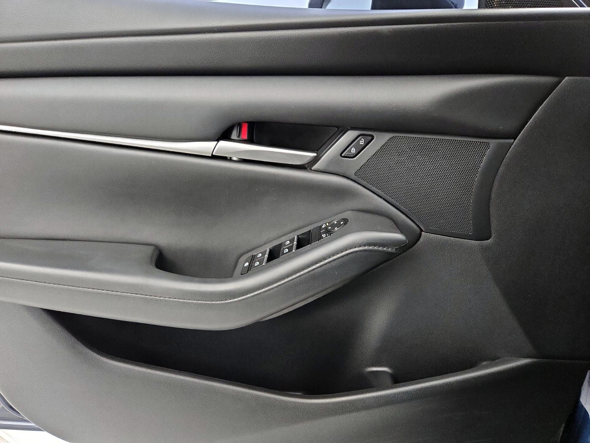 Thumbnail: 2022 Mazda Mazda3 - 12