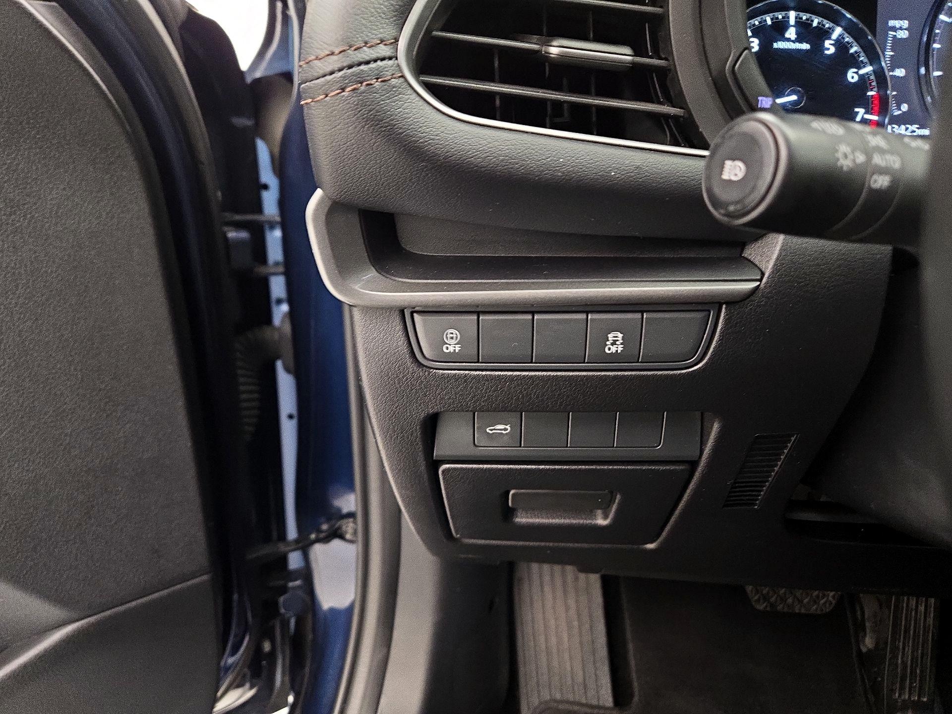 Thumbnail: 2022 Mazda Mazda3 - 13