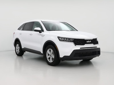 White 2023 Kia Sorento LX