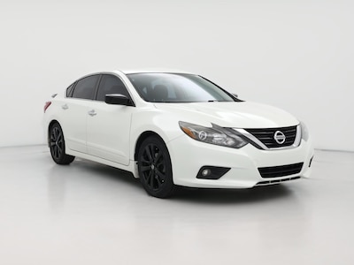White 2017 Nissan Altima SR