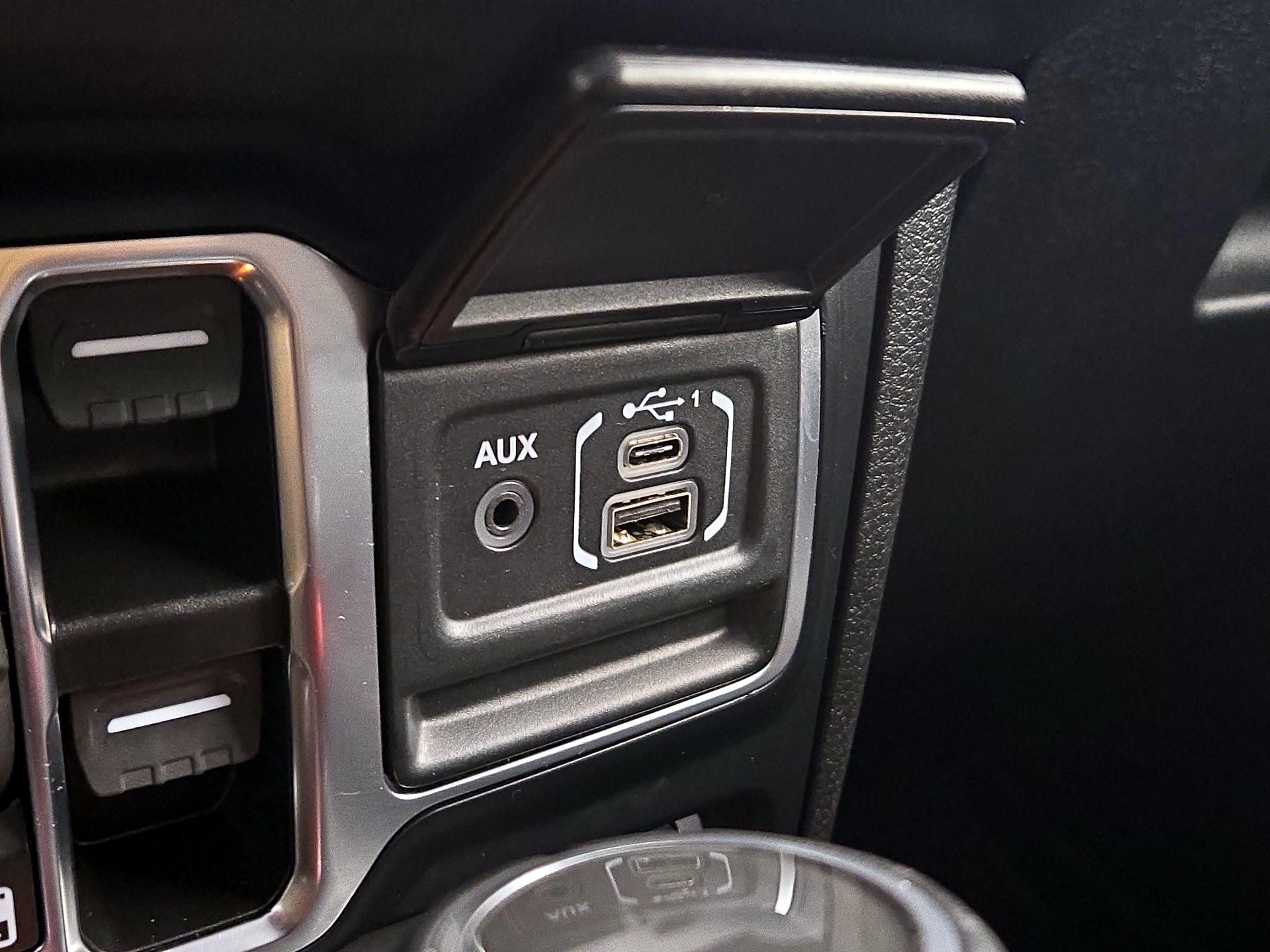 Thumbnail: 2024 Jeep Wrangler - 18