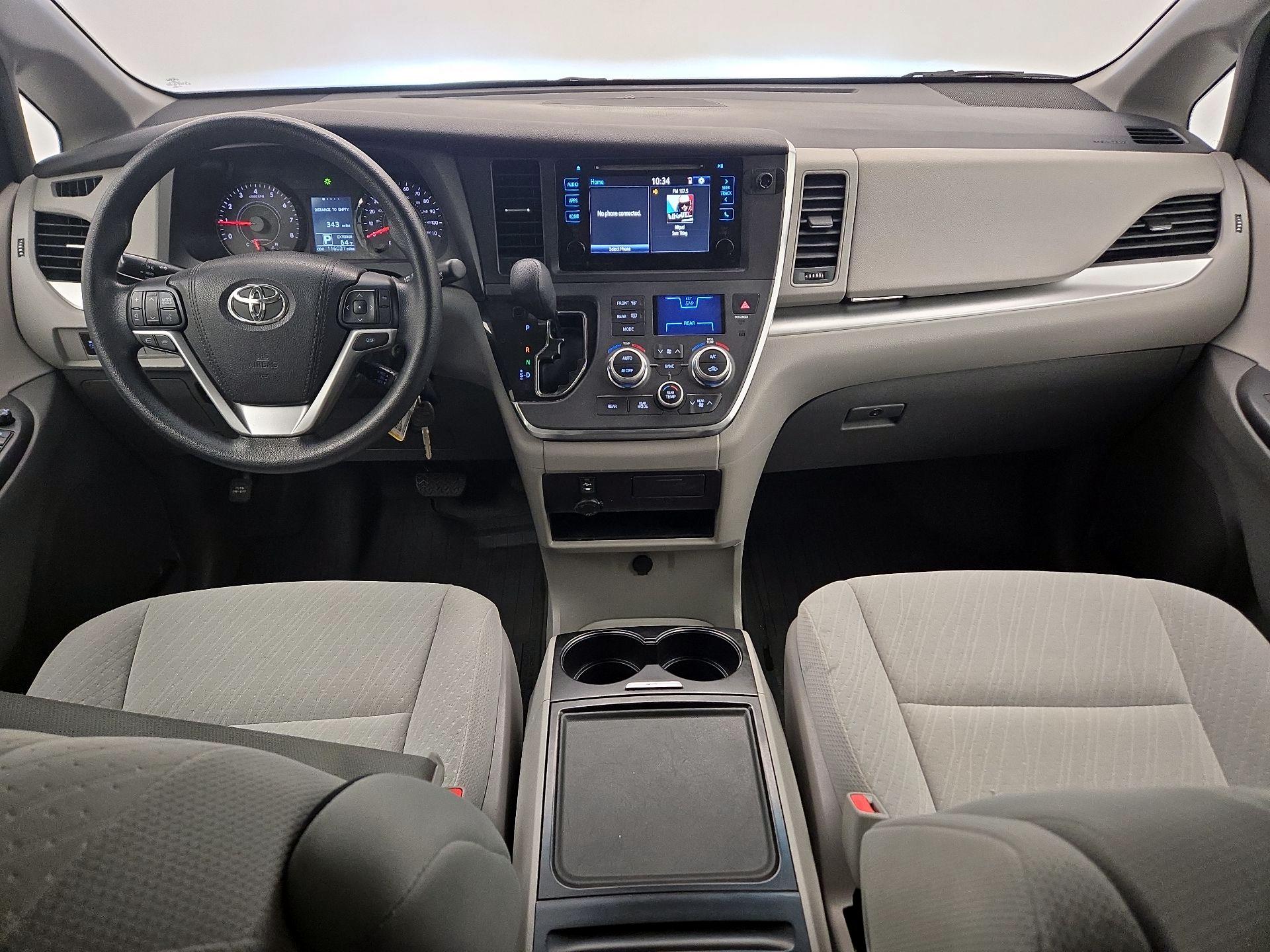 Thumbnail: 2017 Toyota Sienna - 9