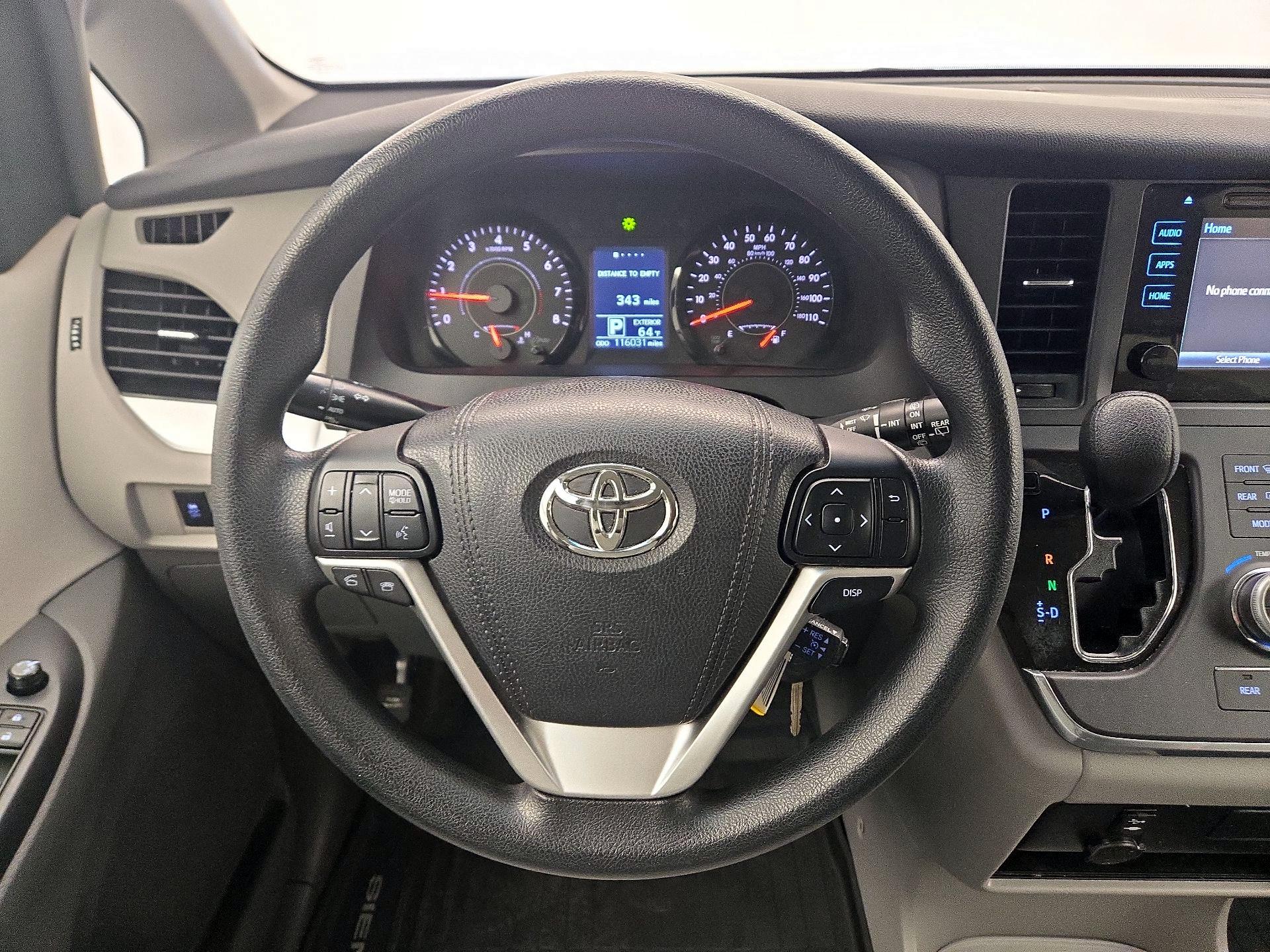 Thumbnail: 2017 Toyota Sienna - 10