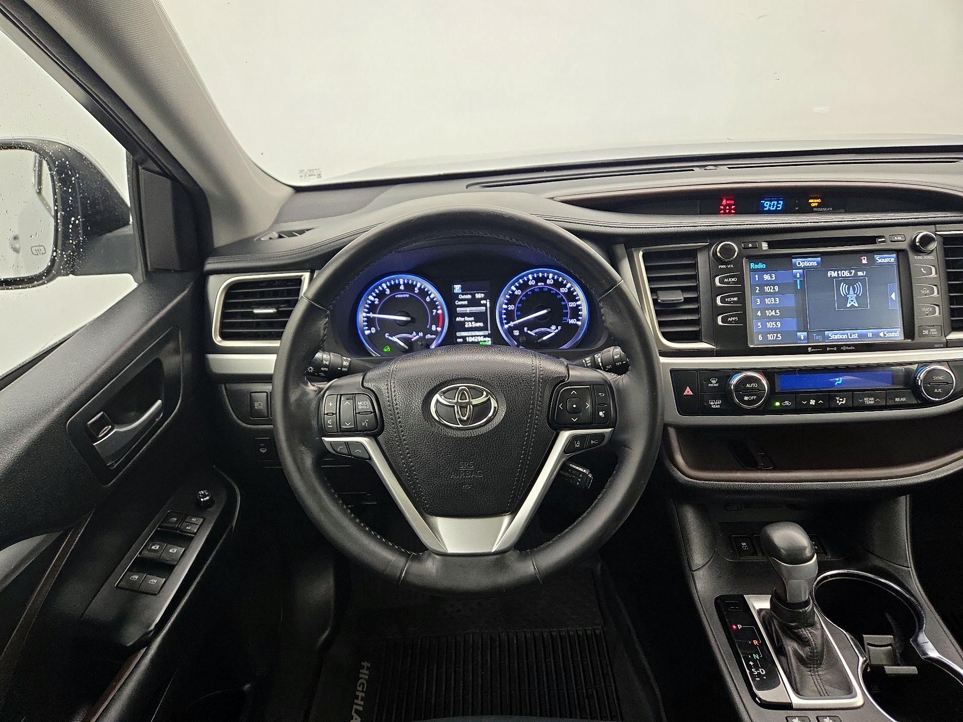 Thumbnail: 2017 Toyota Highlander - 10