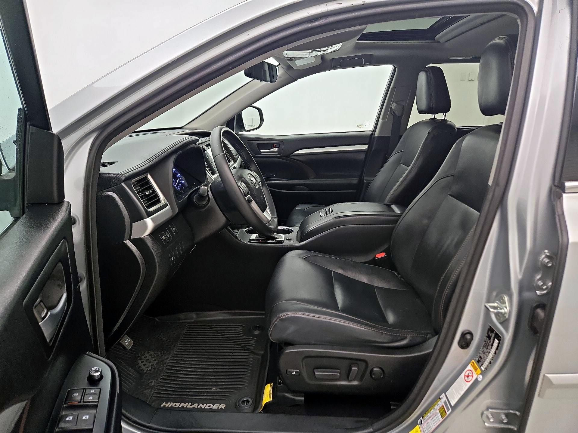 Thumbnail: 2017 Toyota Highlander - 11