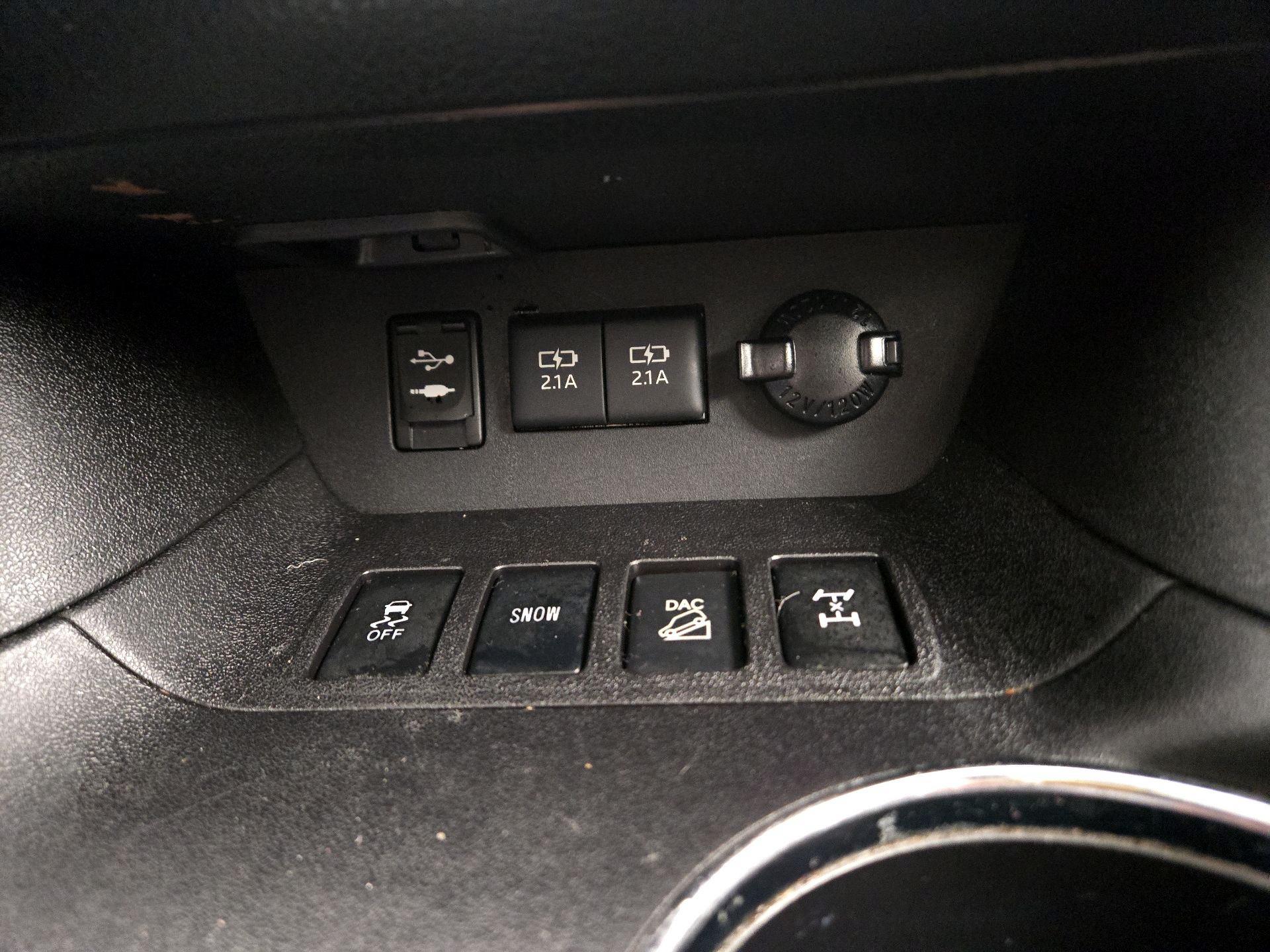 Thumbnail: 2017 Toyota Highlander - 18