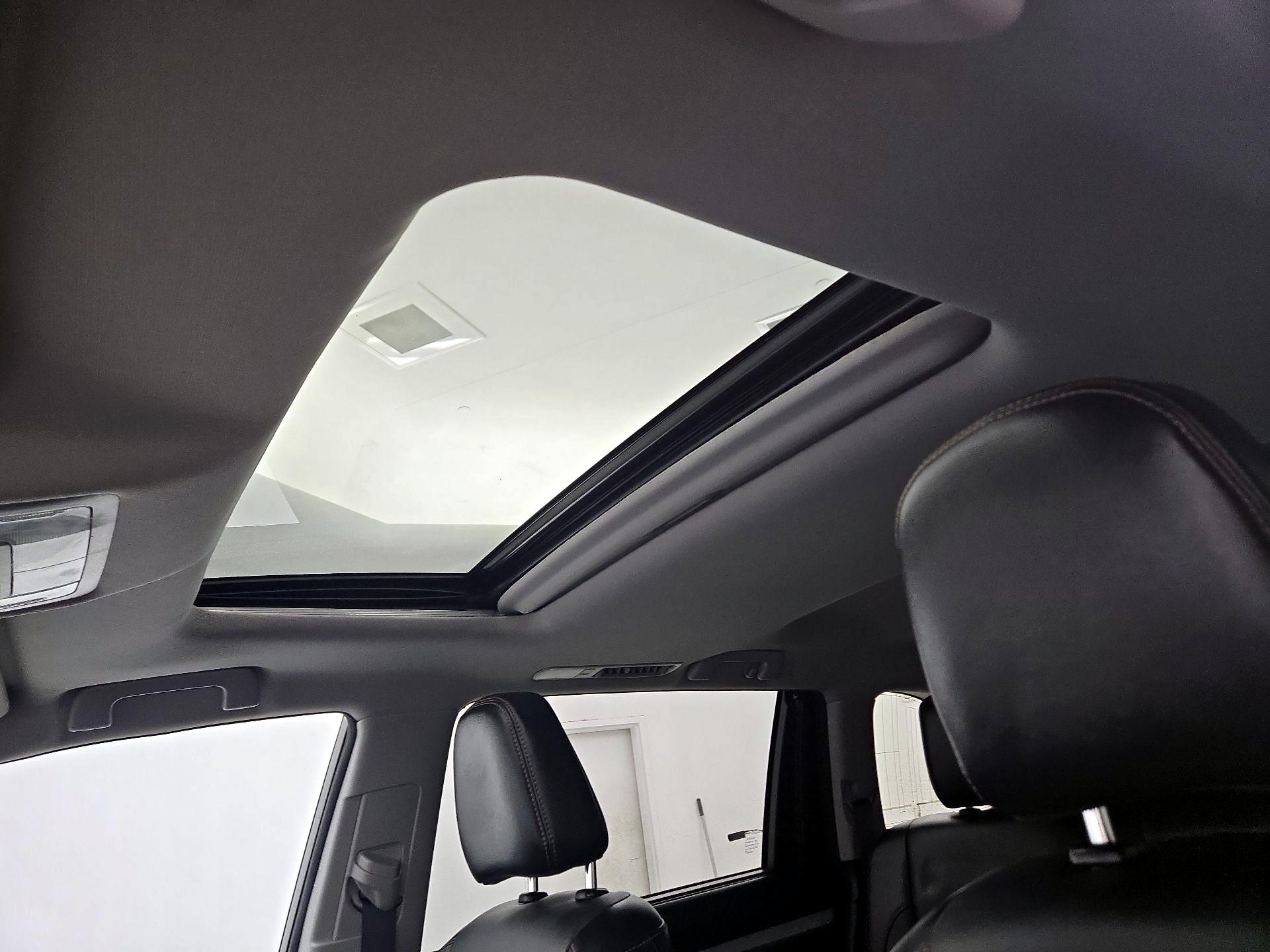 Thumbnail: 2017 Toyota Highlander - 19