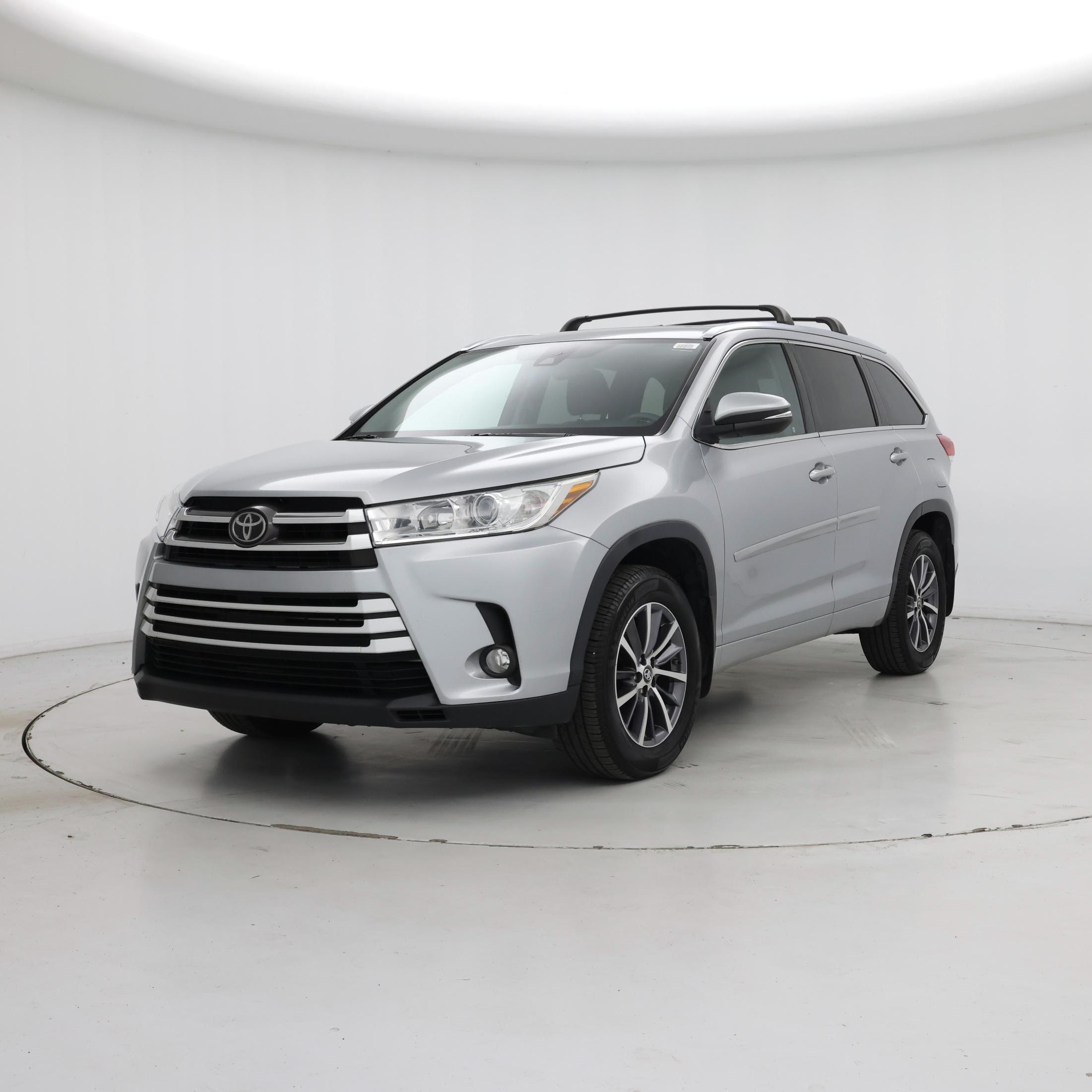 Thumbnail: 2017 Toyota Highlander - 4