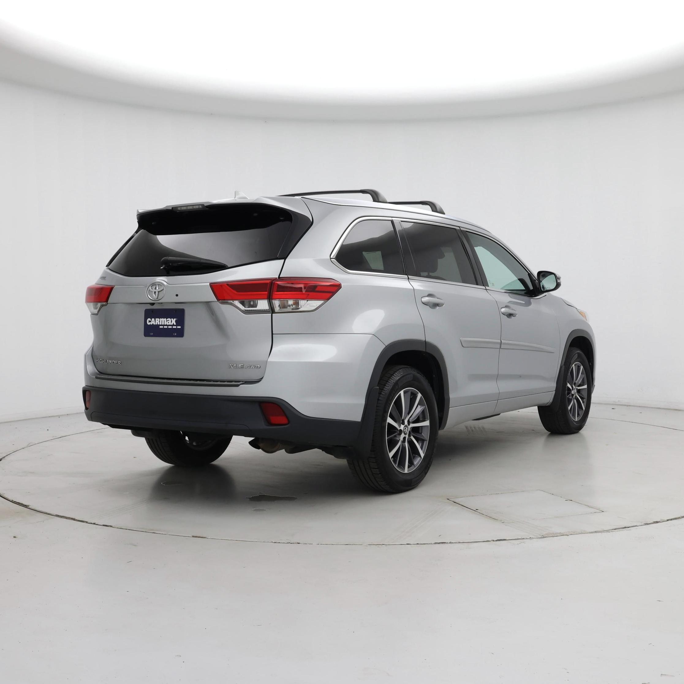 Thumbnail: 2017 Toyota Highlander - 8