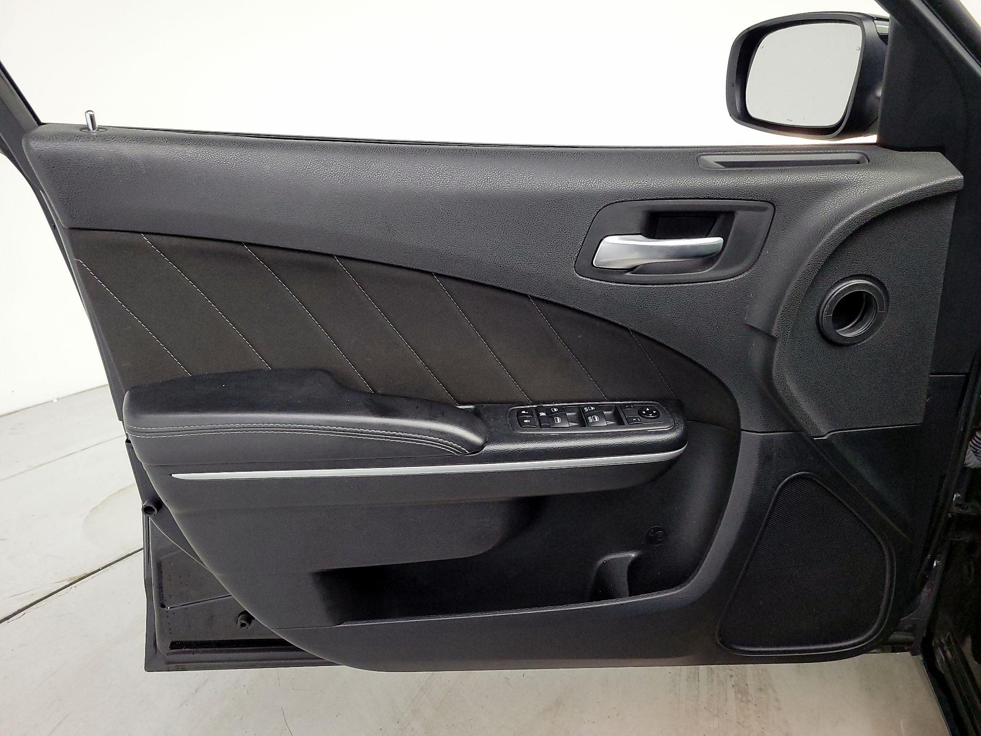 Thumbnail: 2020 Dodge Charger - 12