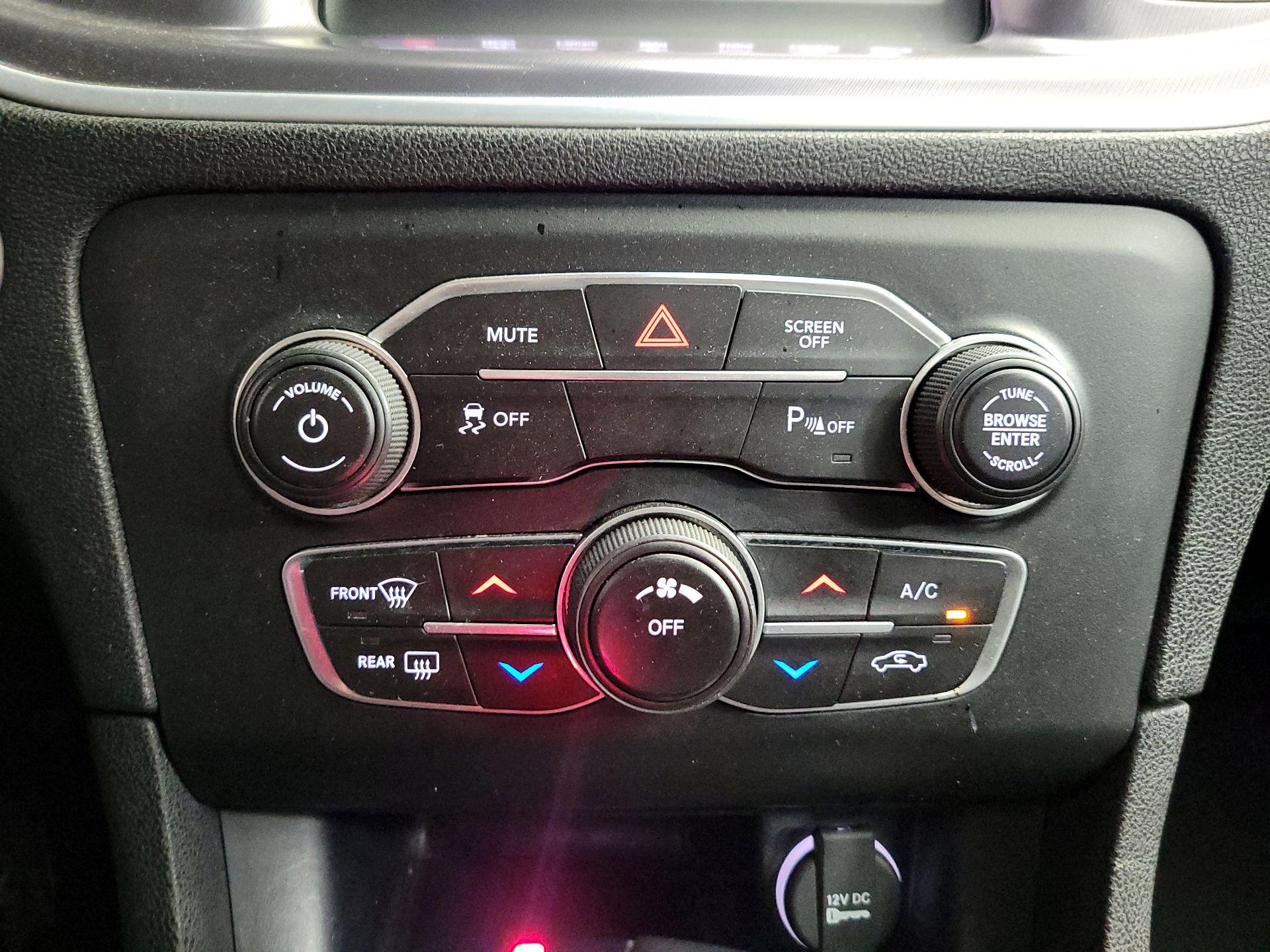 Thumbnail: 2020 Dodge Charger - 16