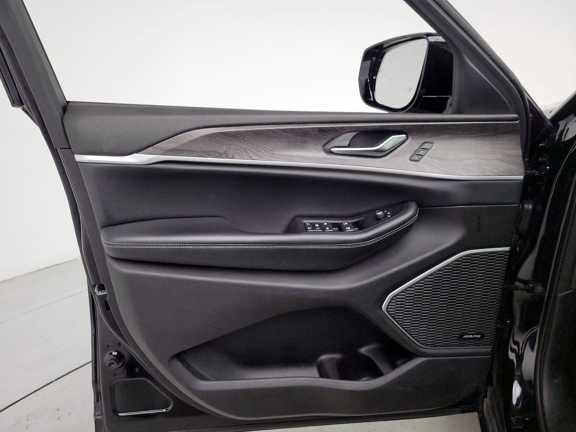 Thumbnail: 2022 Jeep Grand Cherokee L - 12