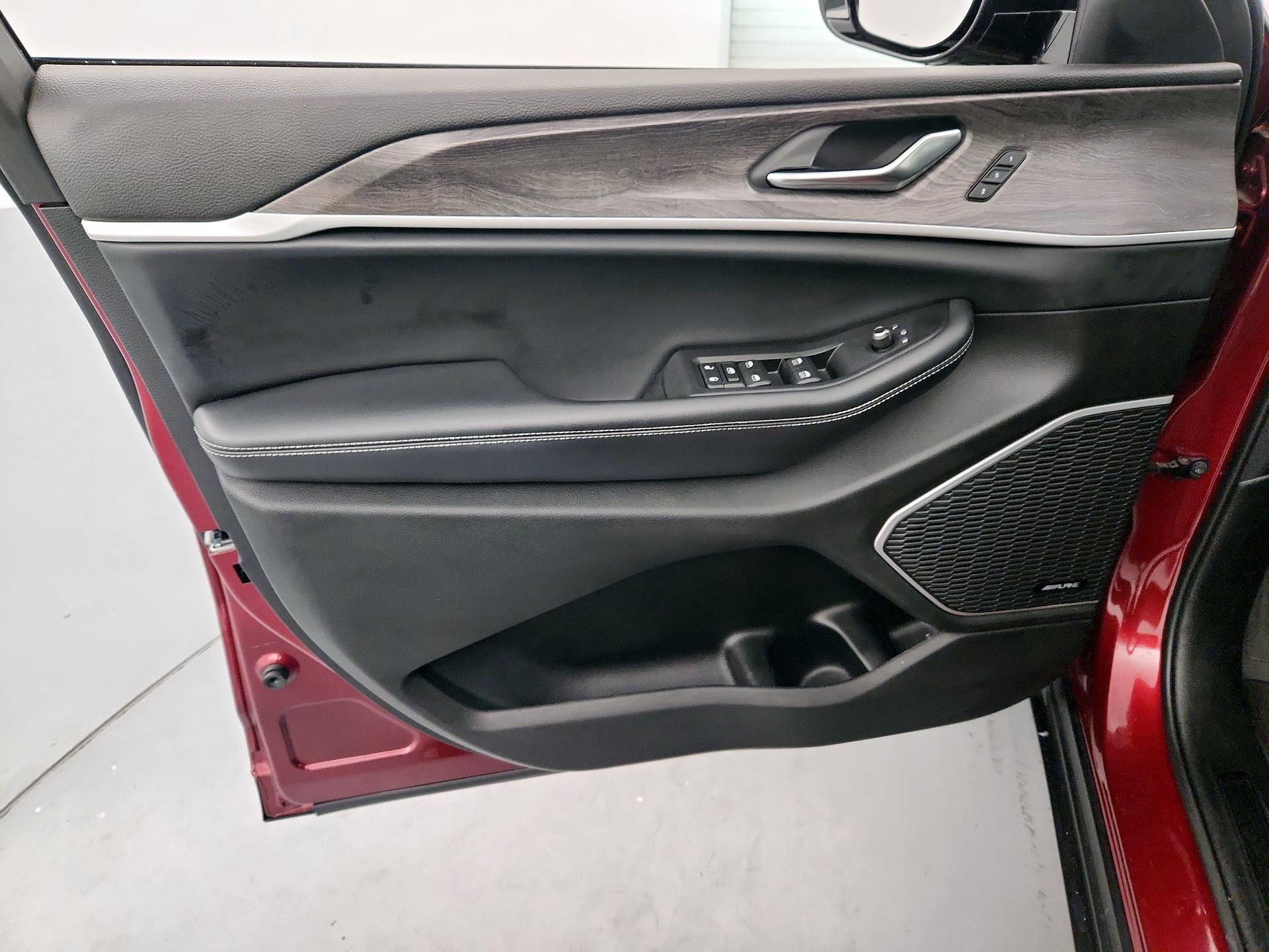 Thumbnail: 2022 Jeep Grand Cherokee L - 12