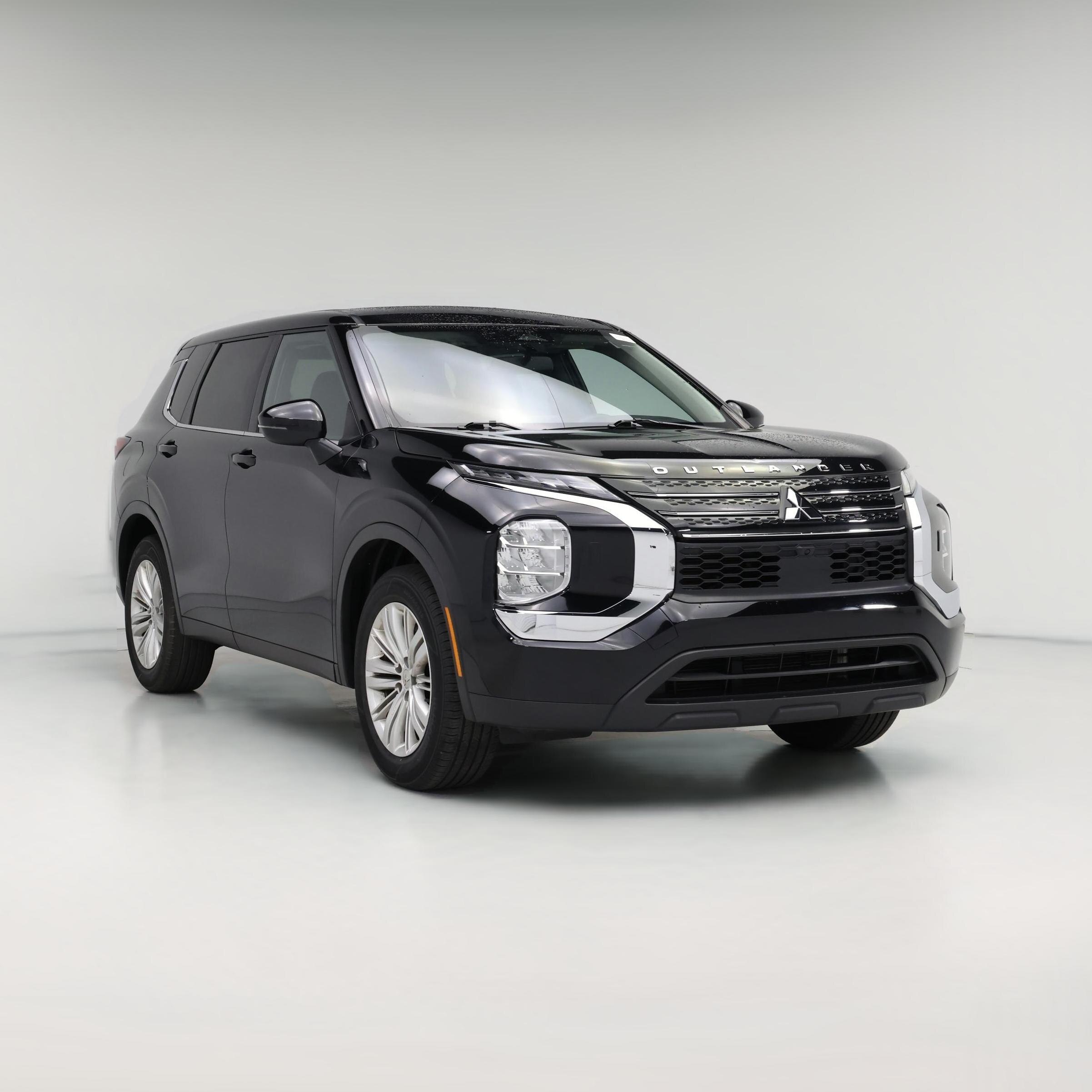 Thumbnail: 2023 Mitsubishi Outlander - 1