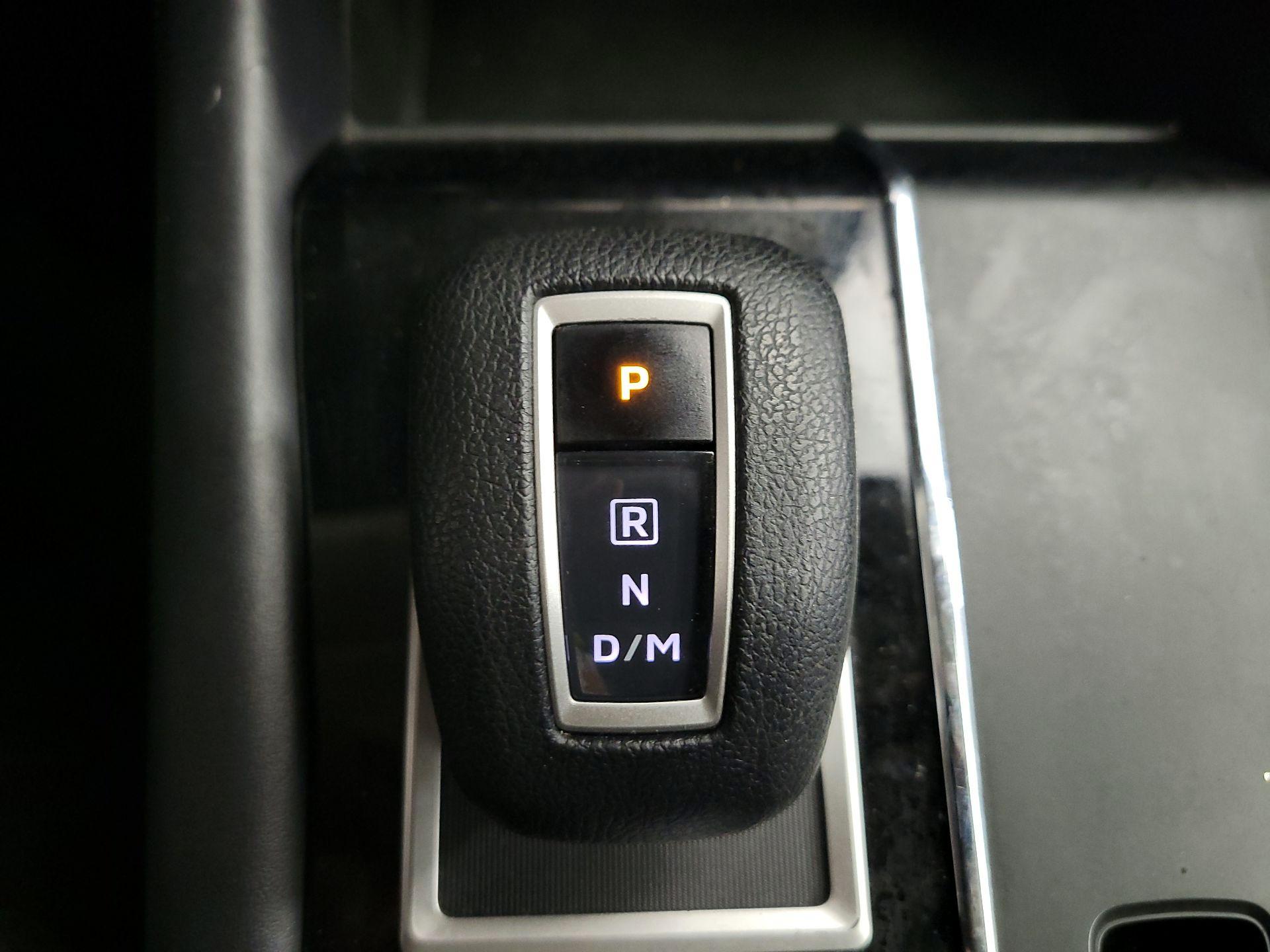 Thumbnail: 2023 Mitsubishi Outlander - 17