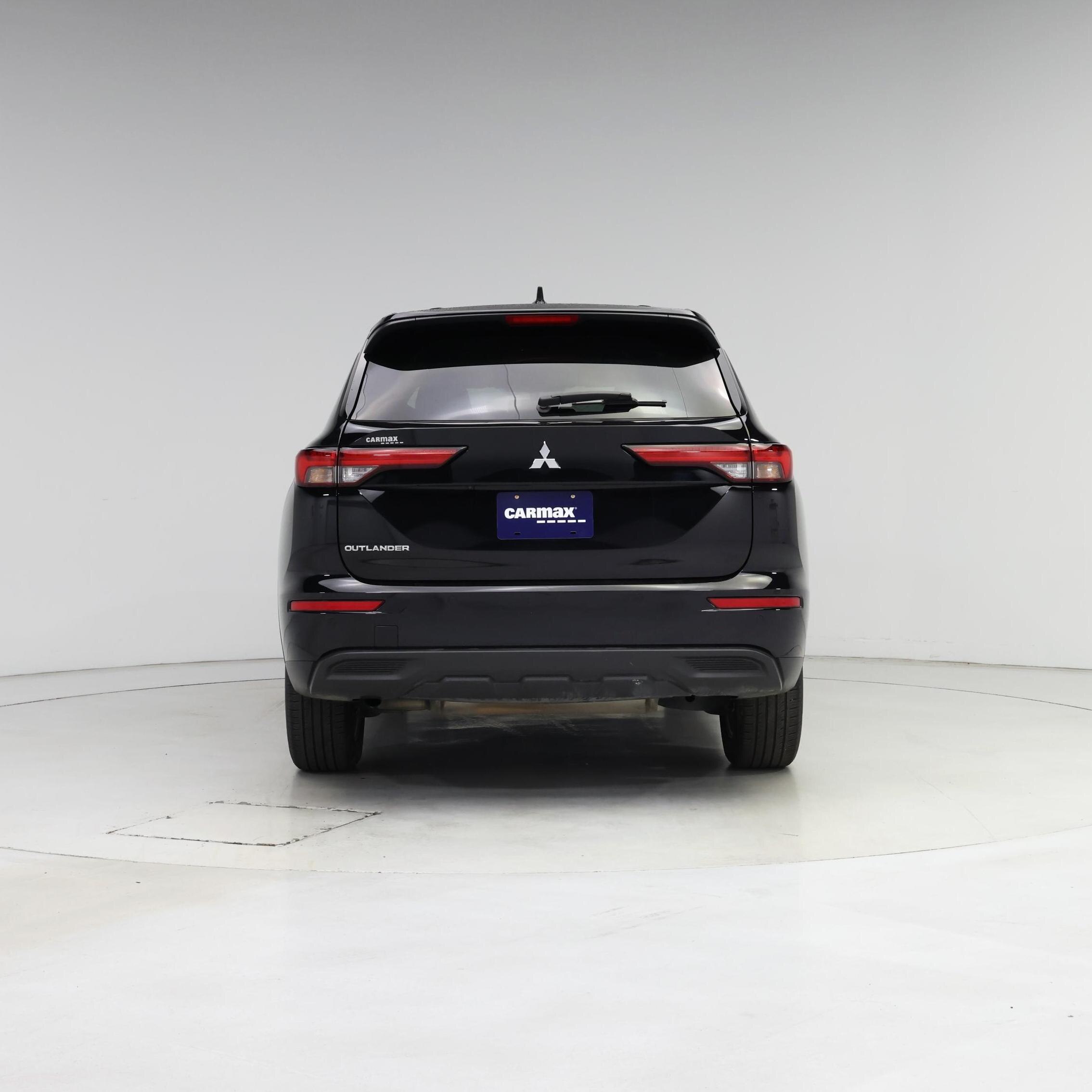 Thumbnail: 2023 Mitsubishi Outlander - 6