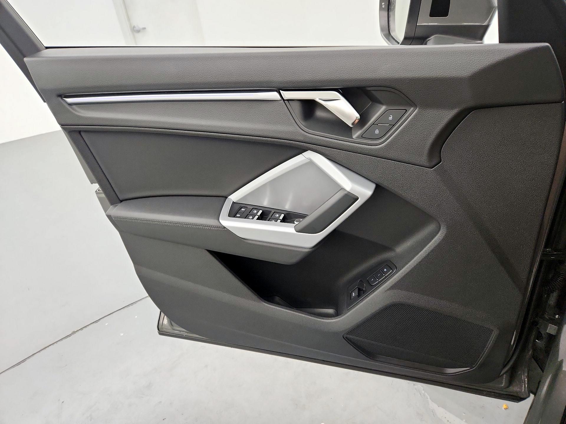 Thumbnail: 2022 Audi Q3 - 12