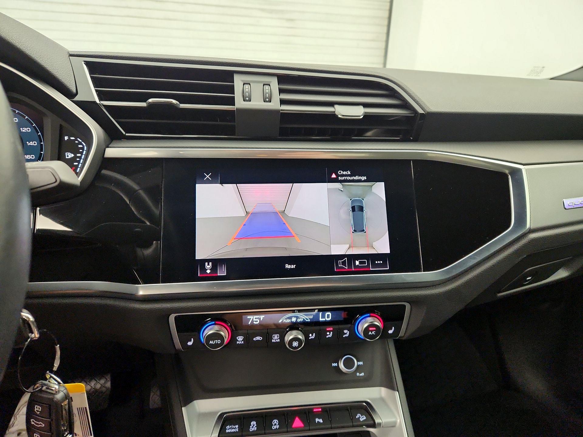 Thumbnail: 2022 Audi Q3 - 13