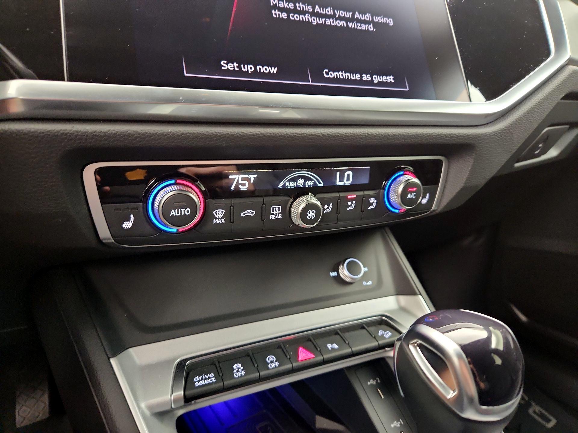 Thumbnail: 2022 Audi Q3 - 15