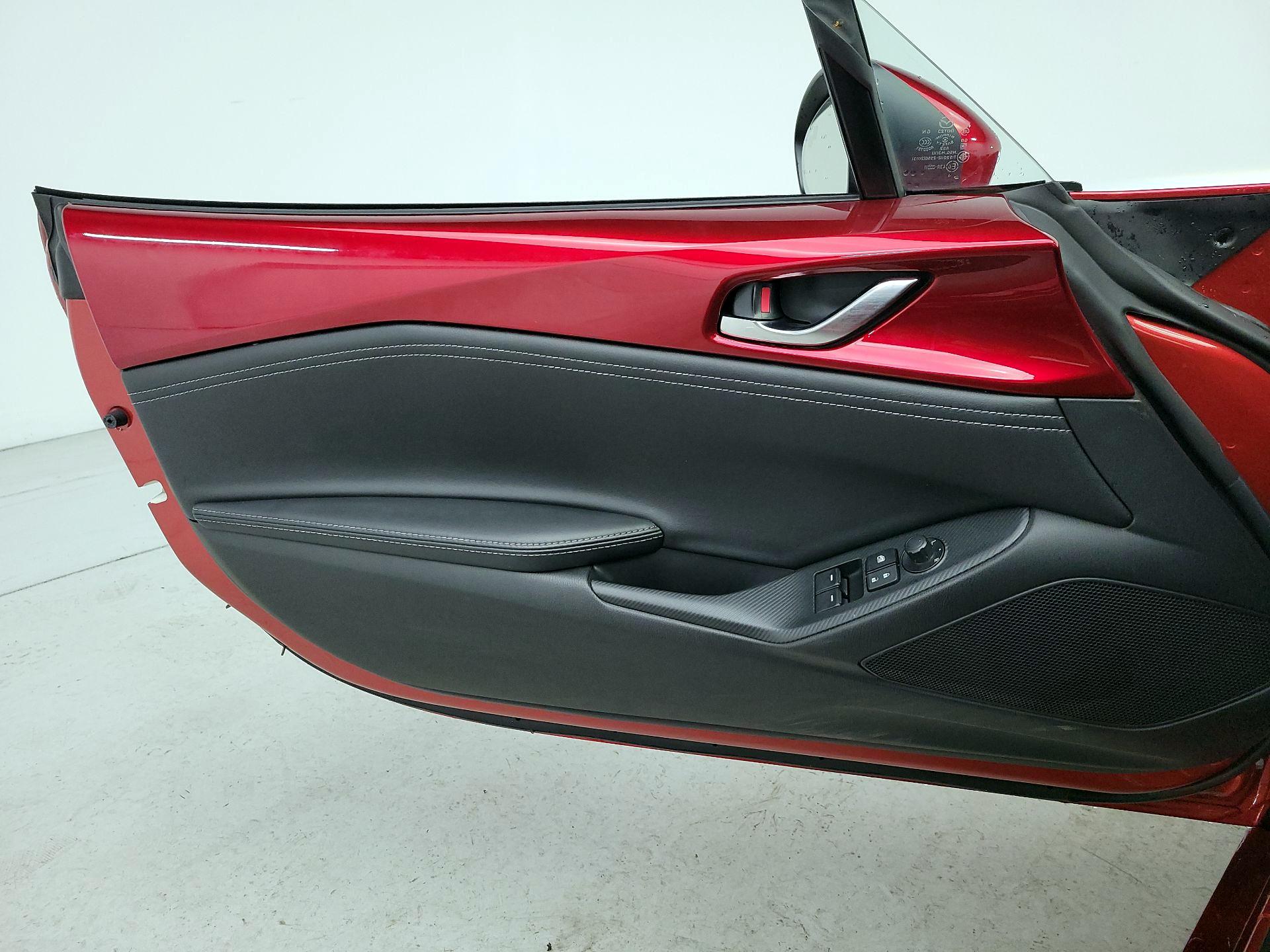 Thumbnail: 2023 Mazda MX-5 Miata - 12