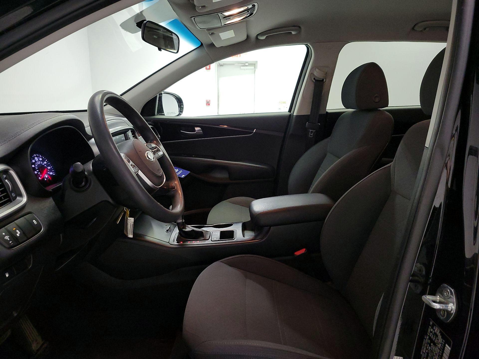 Thumbnail: 2020 Kia Sorento - 11