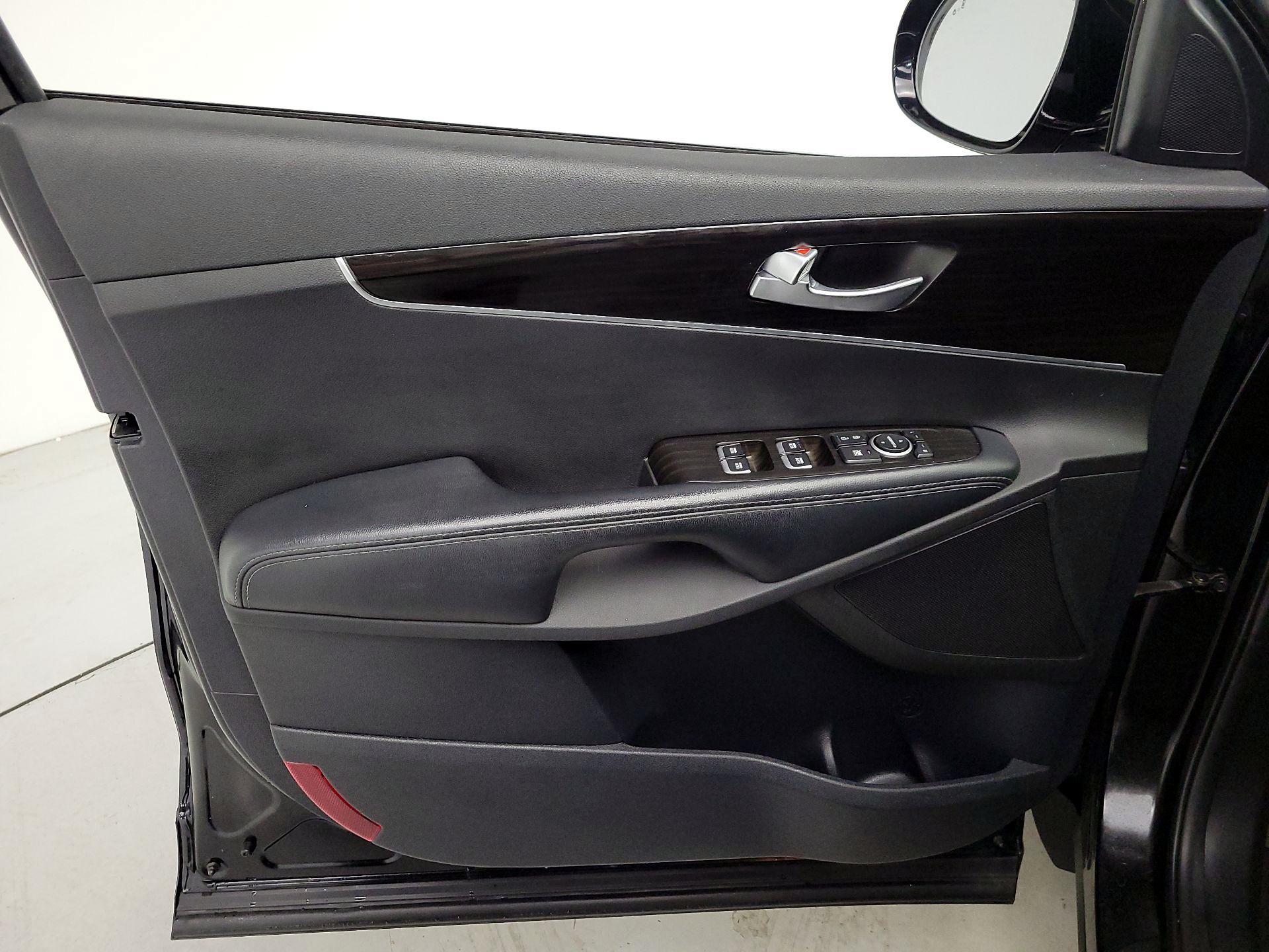 Thumbnail: 2020 Kia Sorento - 12