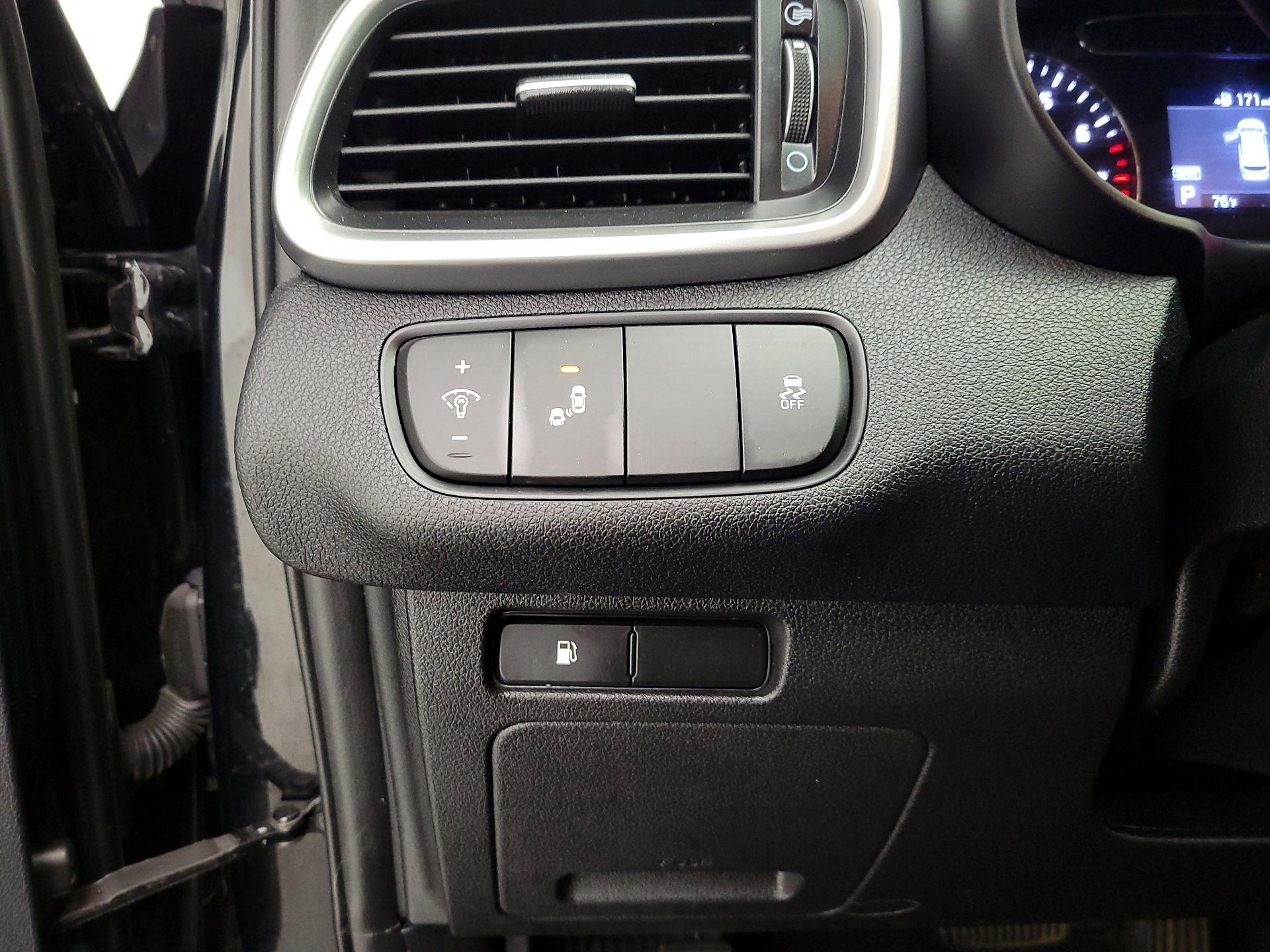 Thumbnail: 2020 Kia Sorento - 13