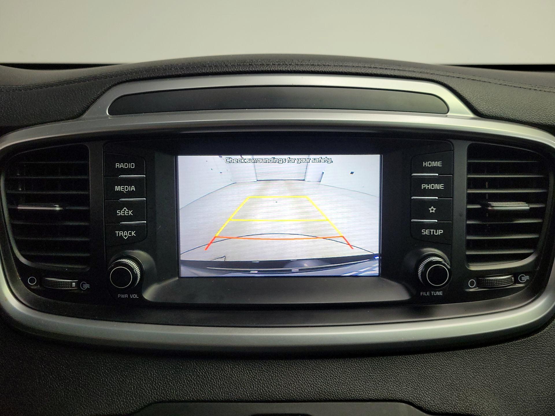 Thumbnail: 2020 Kia Sorento - 14