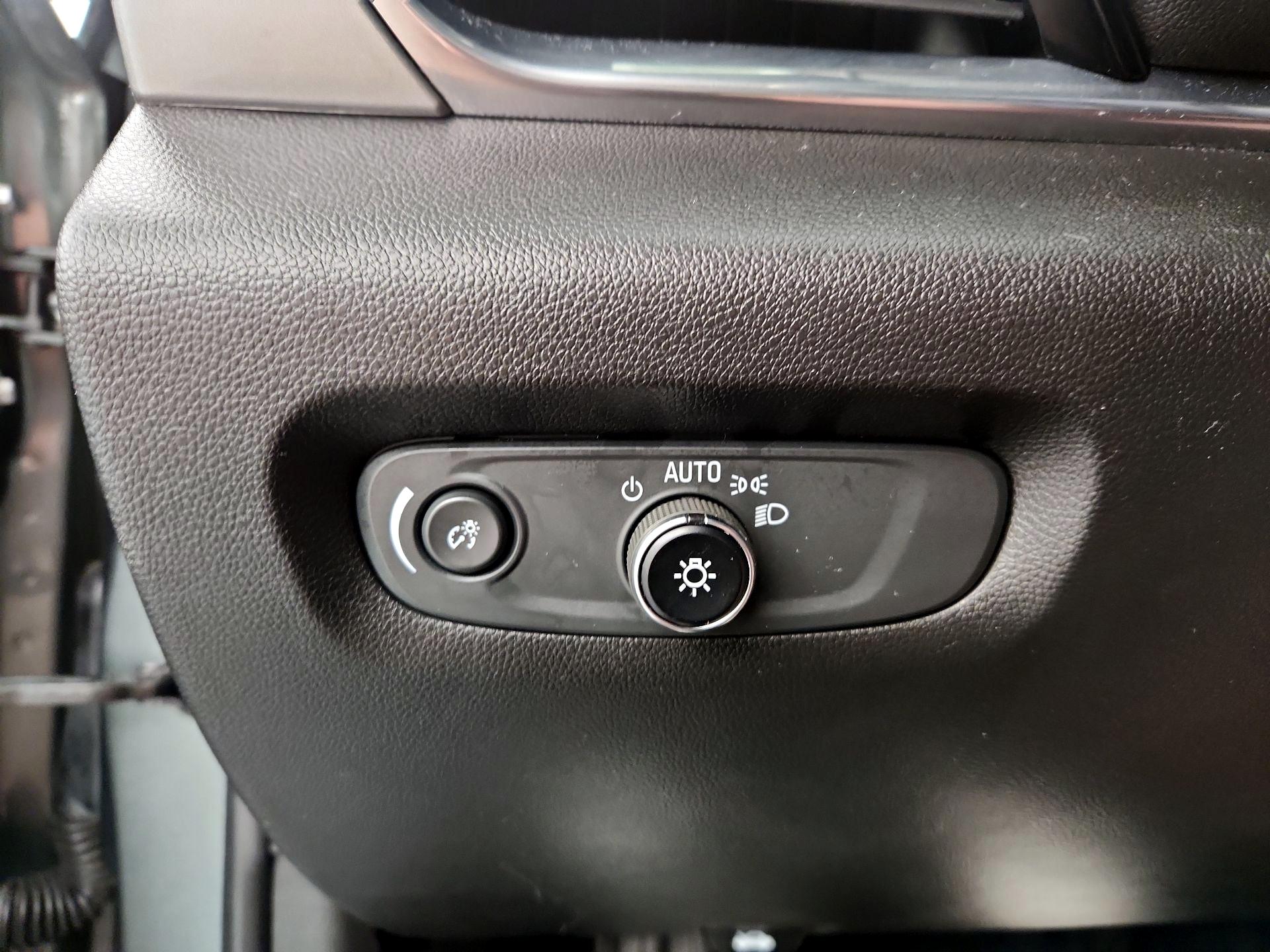 Thumbnail: 2022 Chevrolet Traverse - 13