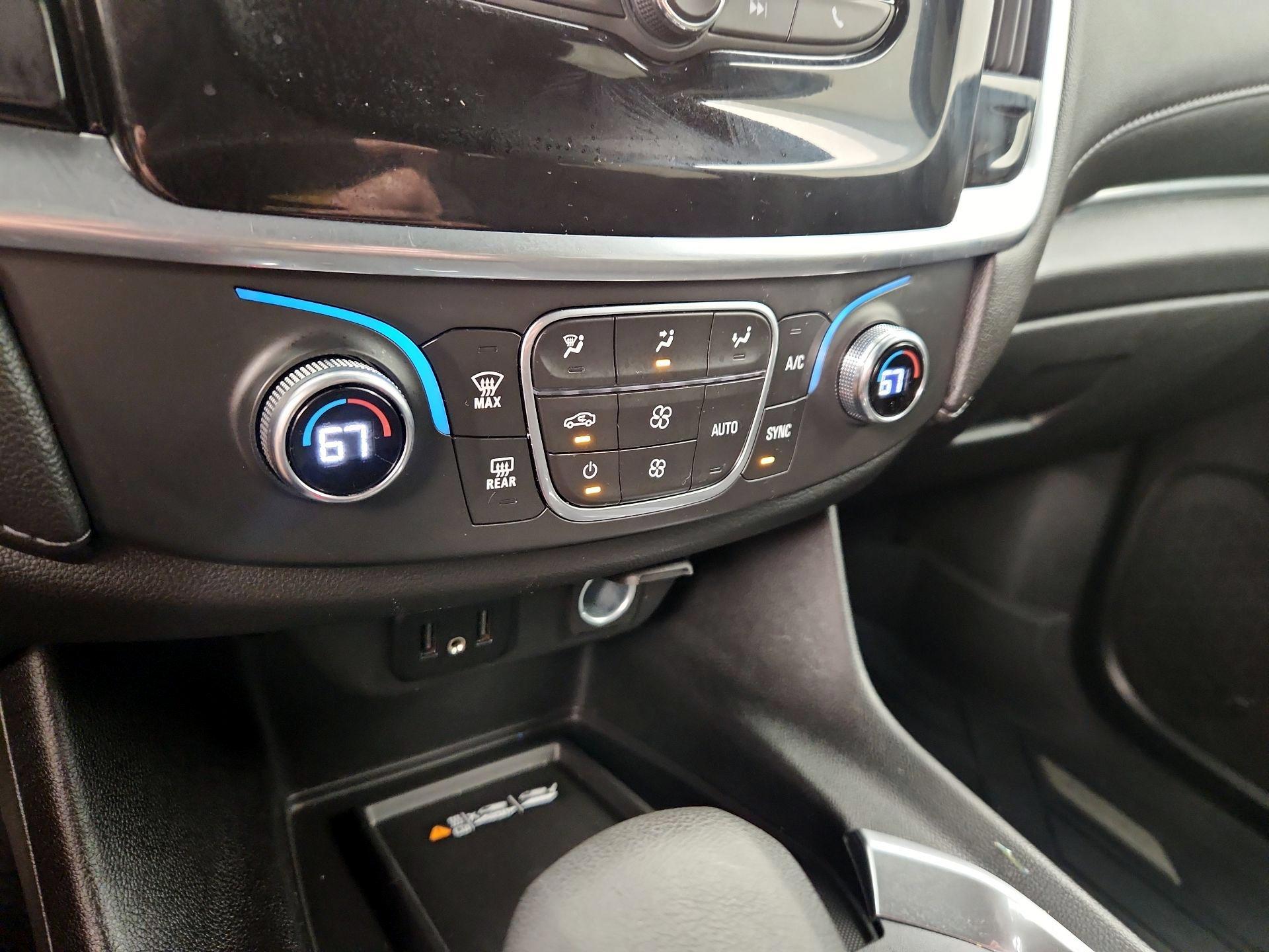 Thumbnail: 2022 Chevrolet Traverse - 16