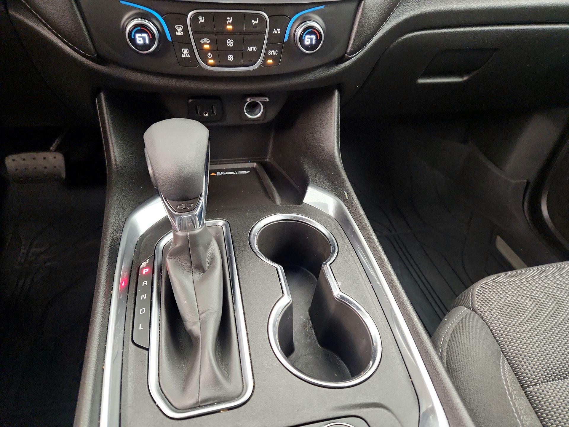 Thumbnail: 2022 Chevrolet Traverse - 17