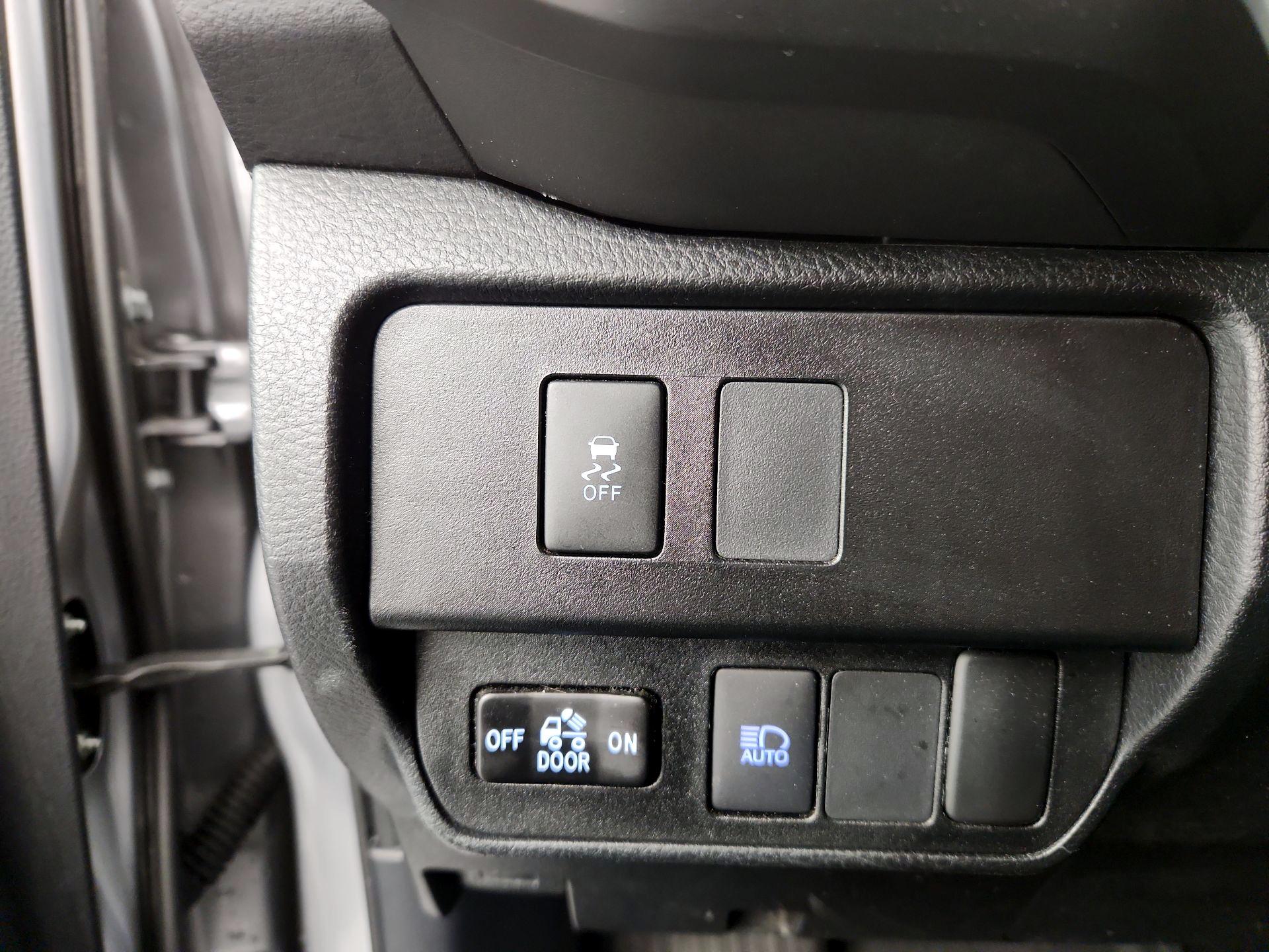 Thumbnail: 2021 Toyota Tacoma - 13