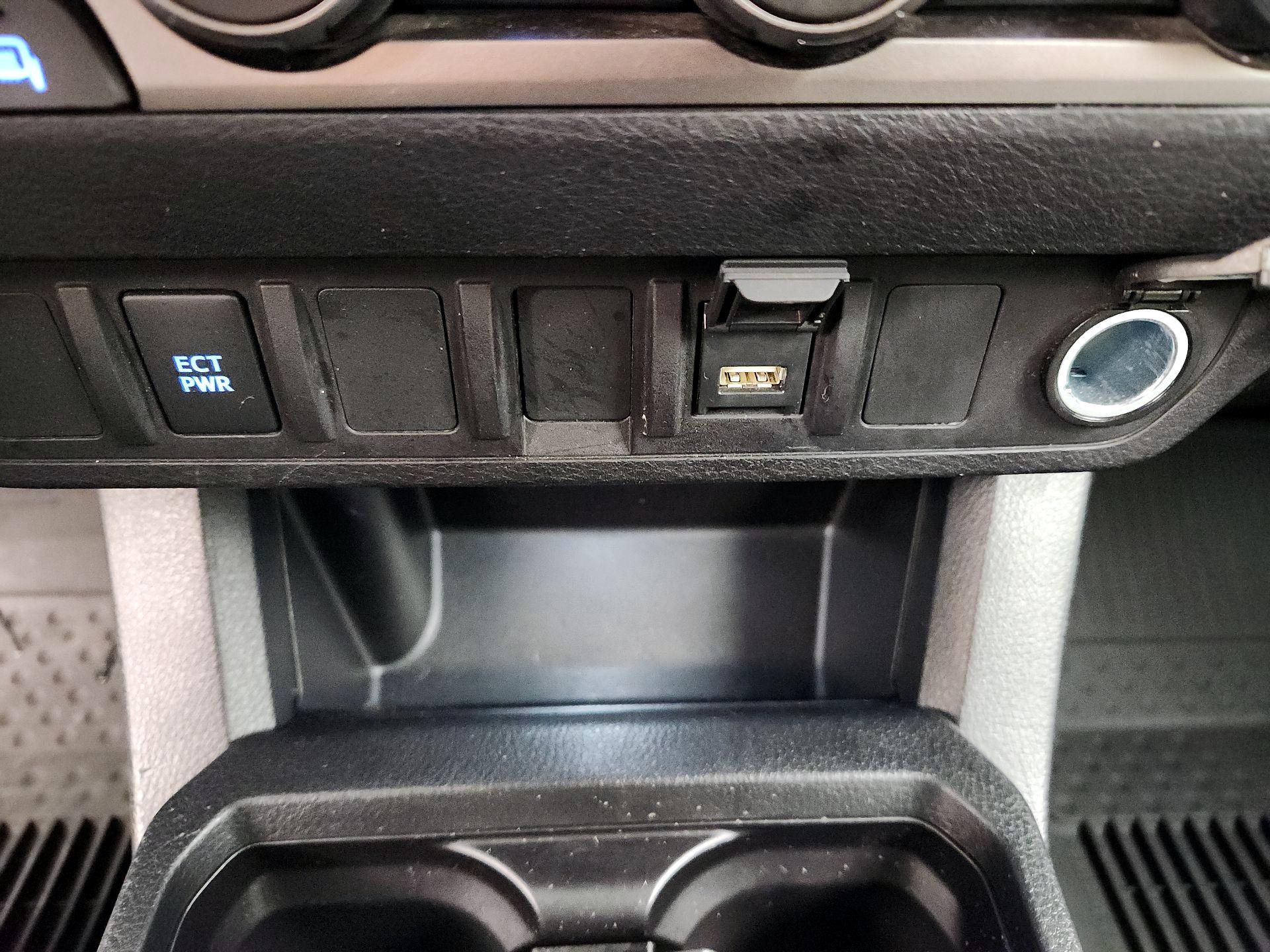 Thumbnail: 2021 Toyota Tacoma - 18