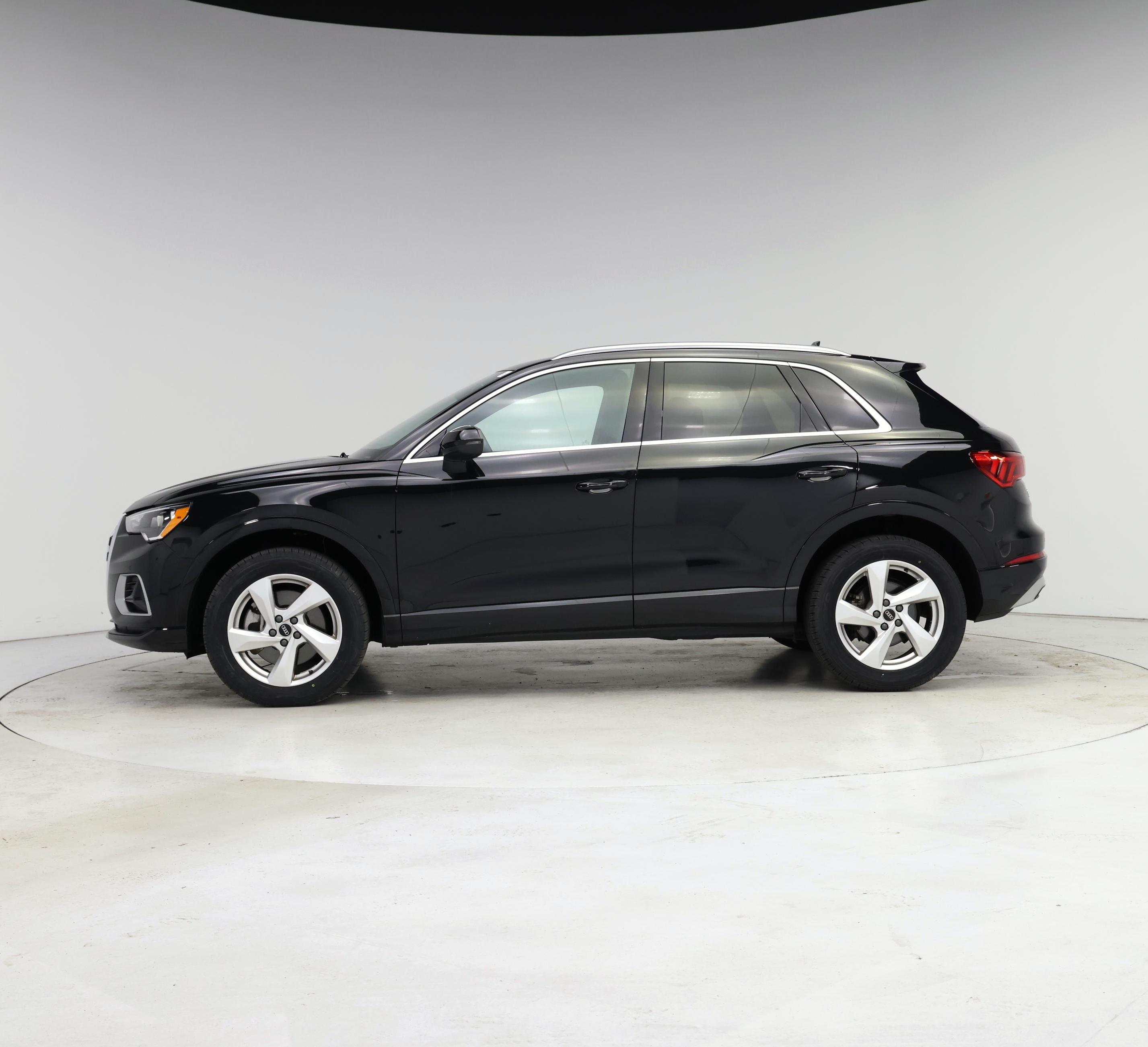 Thumbnail: 2022 Audi Q3 - 3