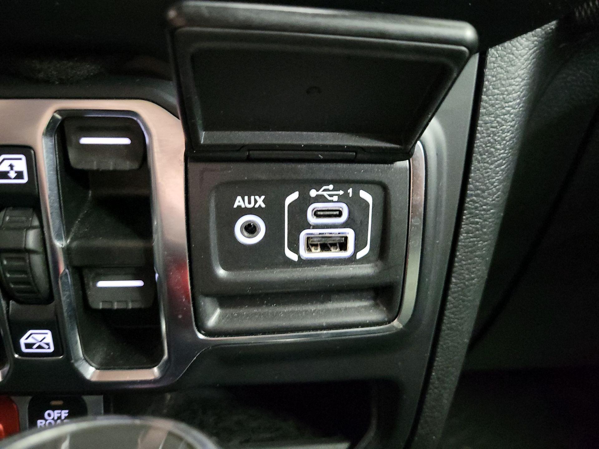 Thumbnail: 2021 Jeep Gladiator - 19