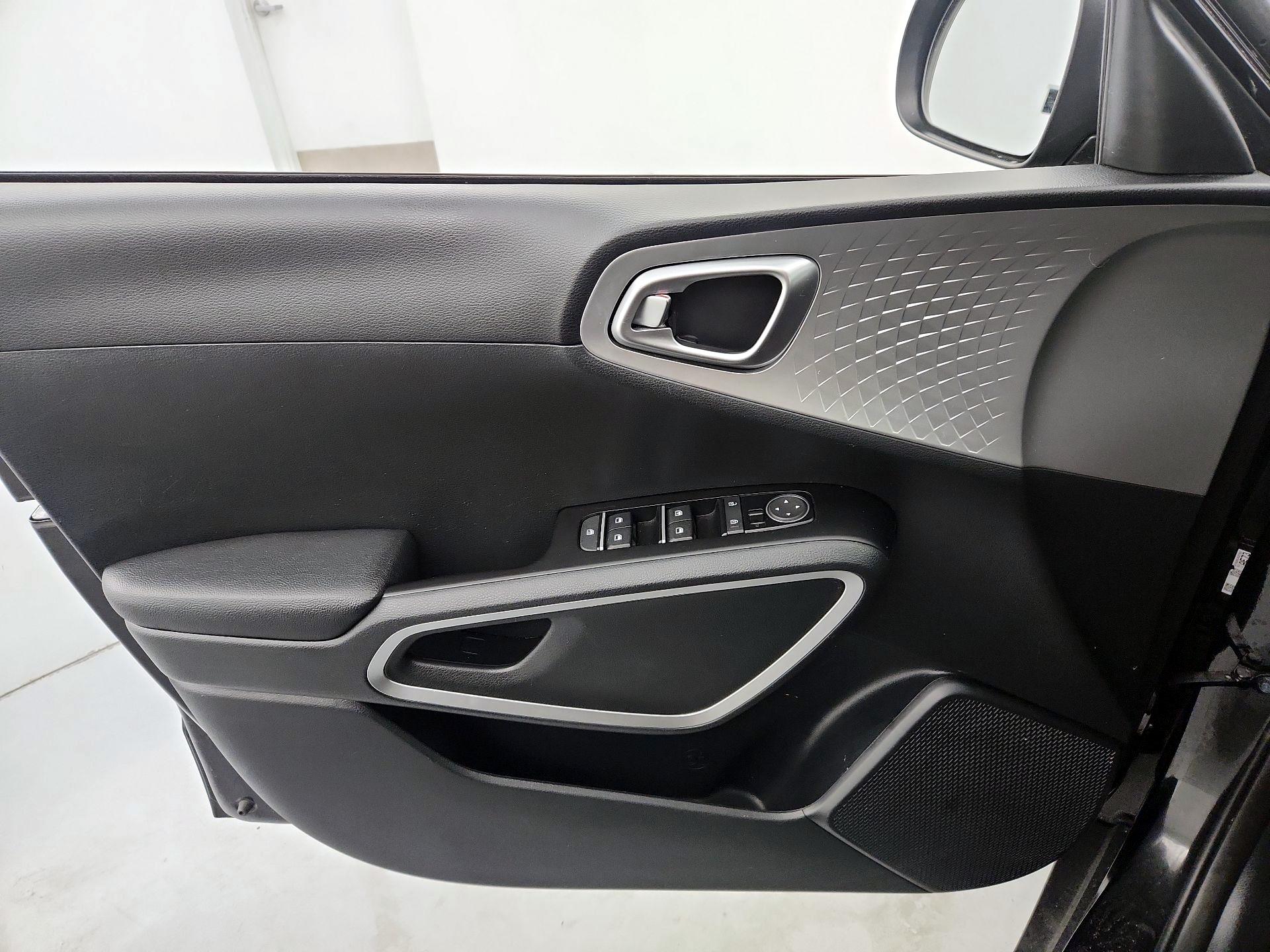 Thumbnail: 2023 Kia Soul - 12