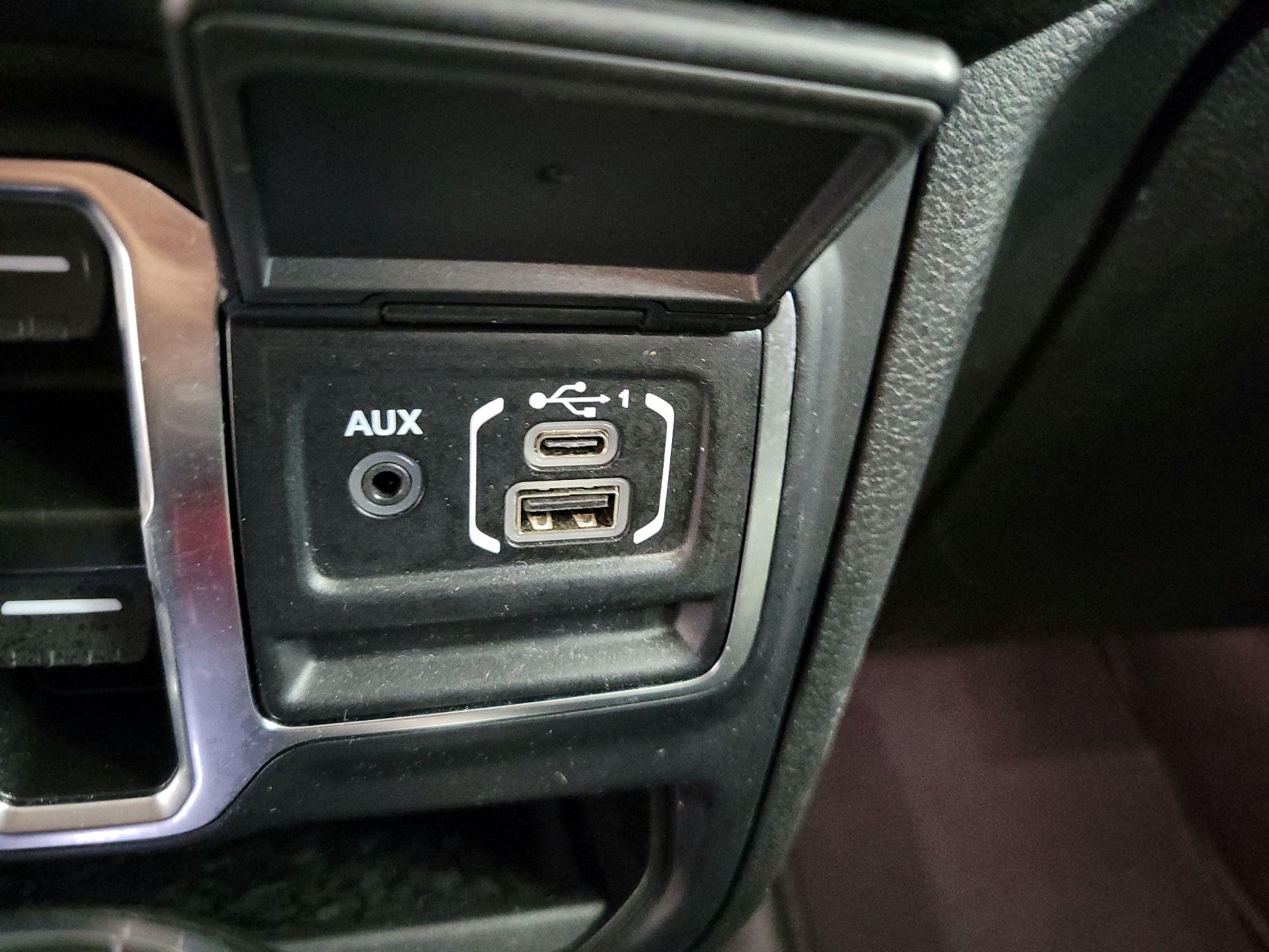 Thumbnail: 2024 Jeep Wrangler - 18