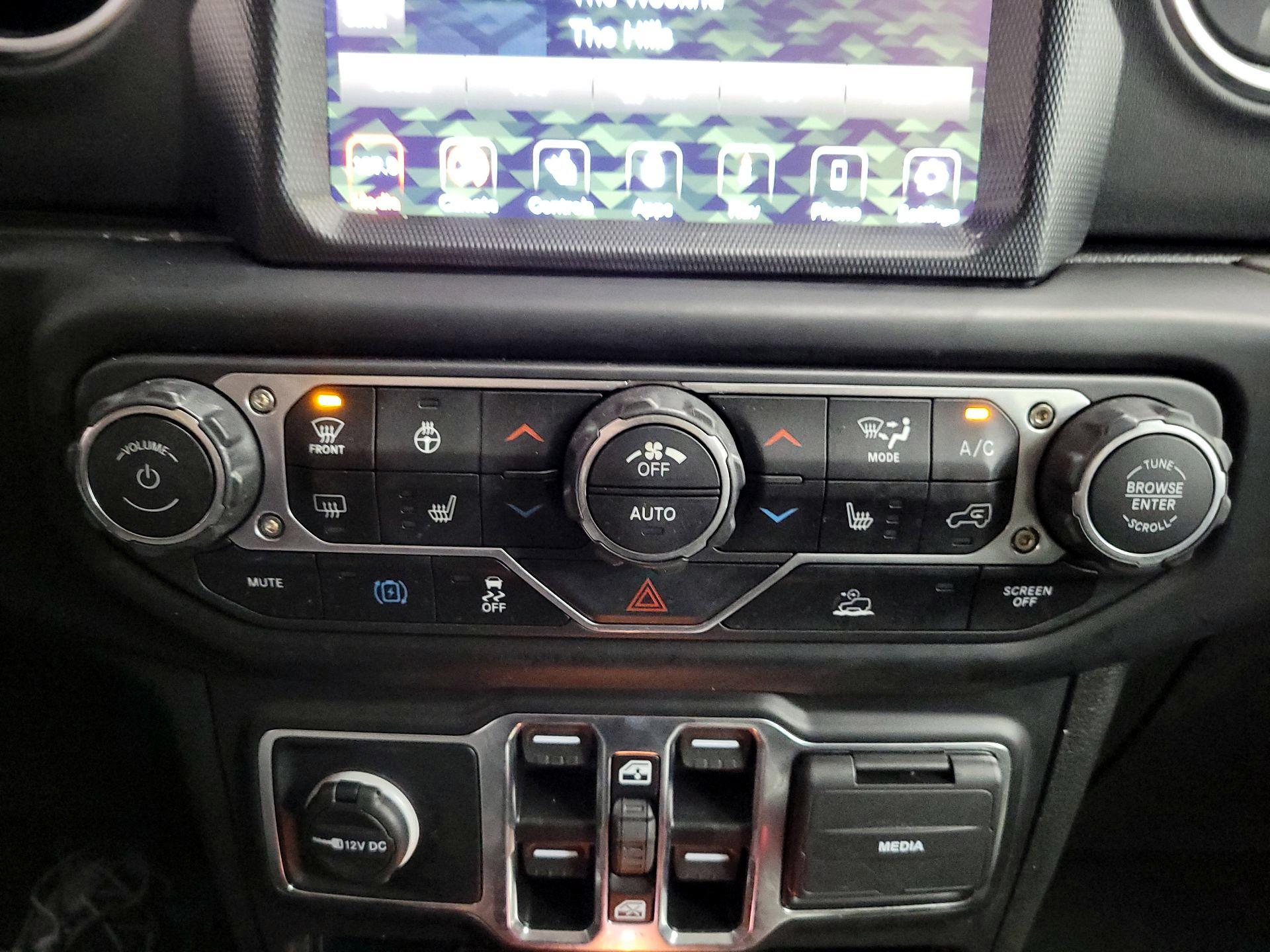 Thumbnail: 2022 Jeep Wrangler - 17