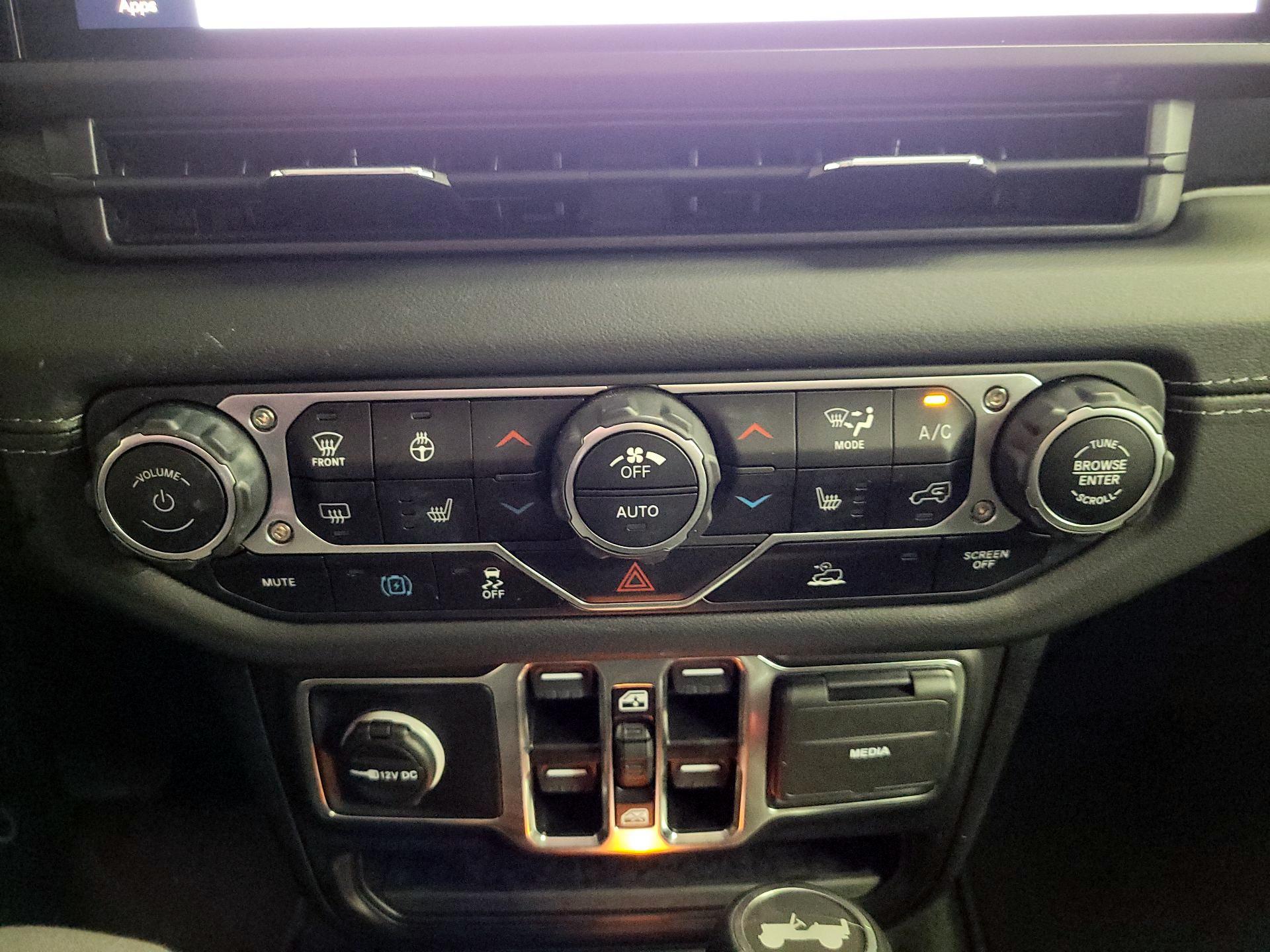 Thumbnail: 2024 Jeep Wrangler - 16