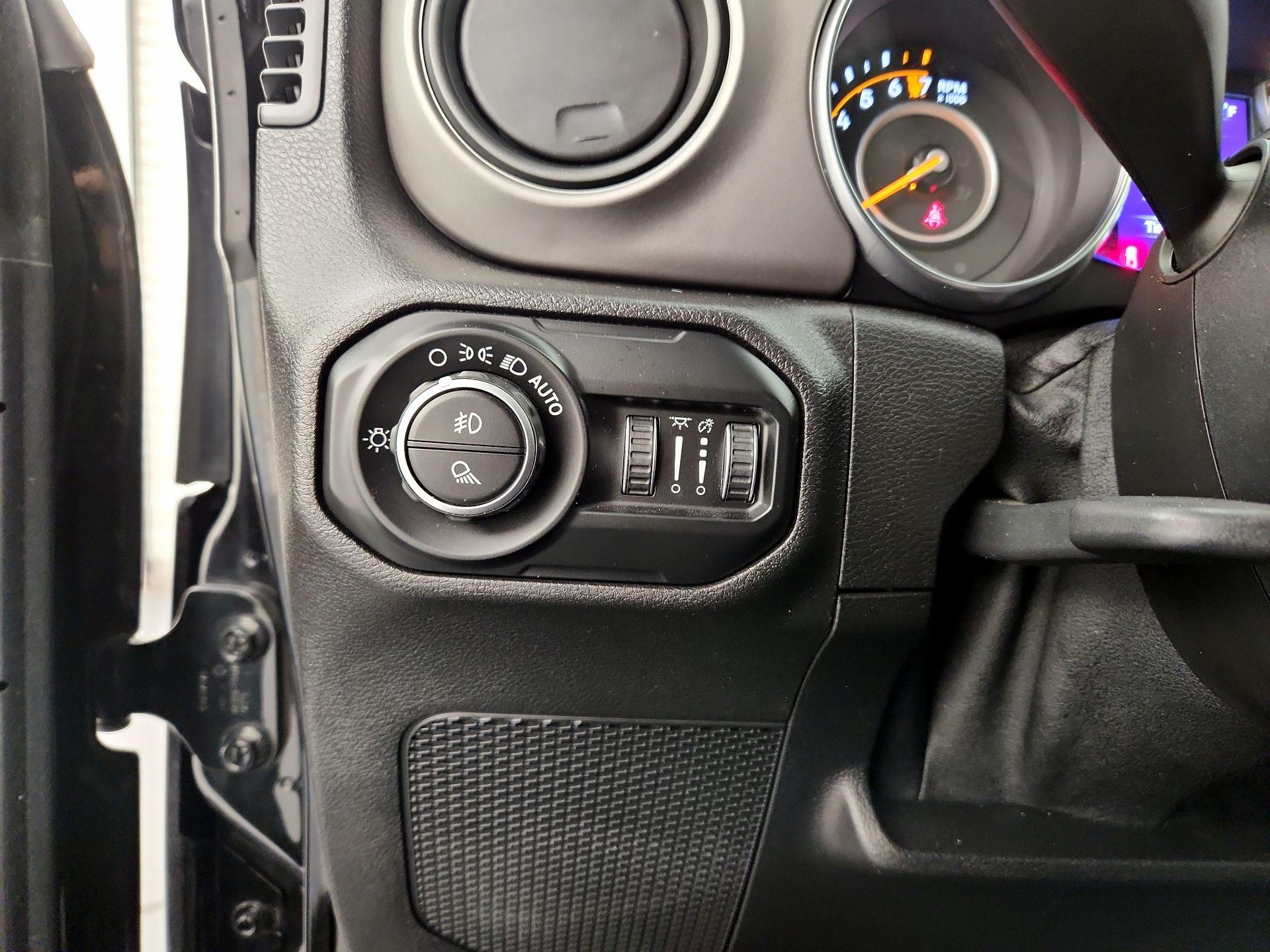 Thumbnail: 2020 Jeep Gladiator - 13