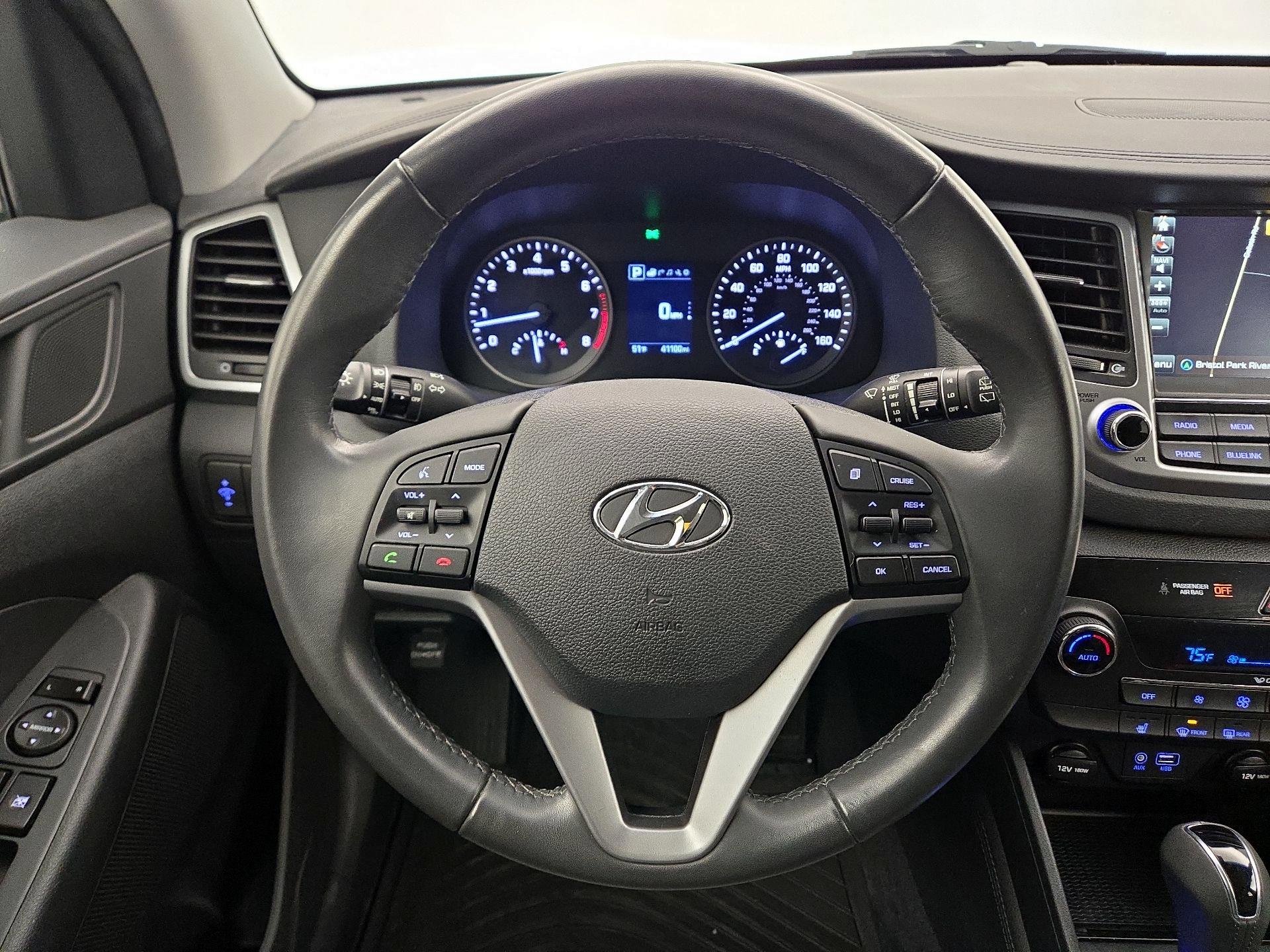 Thumbnail: 2017 Hyundai Tucson - 10