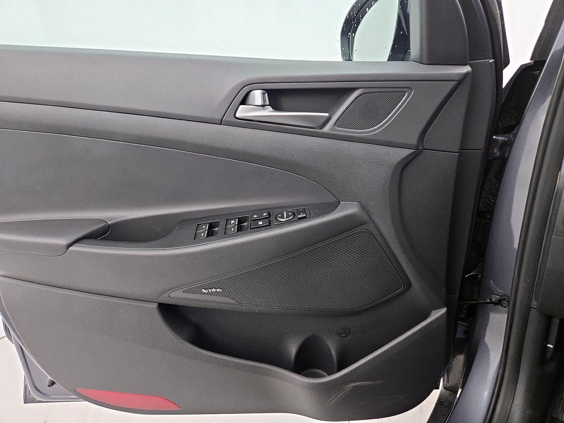 Thumbnail: 2017 Hyundai Tucson - 12